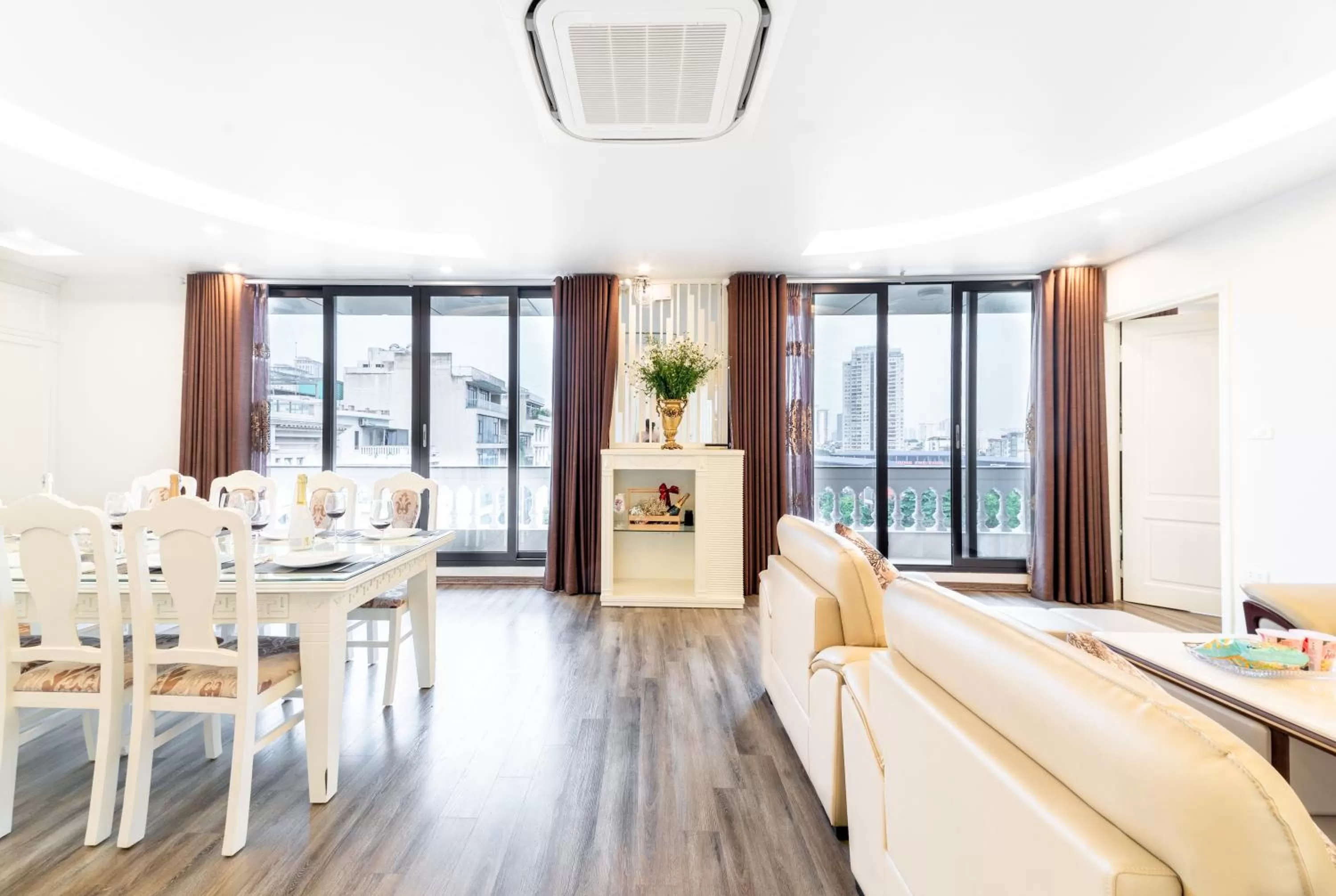 King Room with Spa Bath in Rosee Apartment Hotel - Prestige Suites in Cau Giay district, Hanoi city, Vietnam