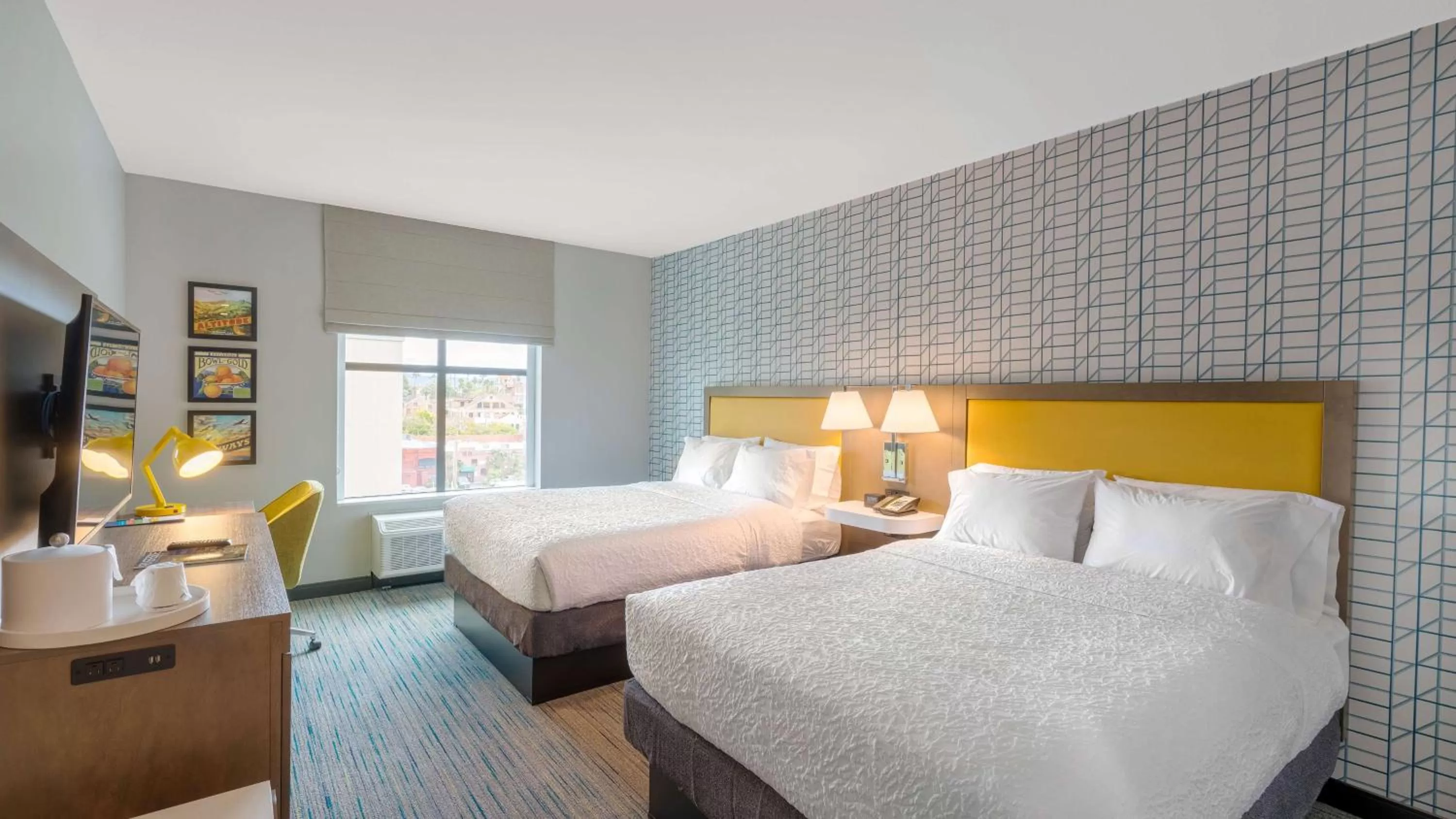 Queen Room with Two Queen Beds in Hampton Inn Riverside Downtown