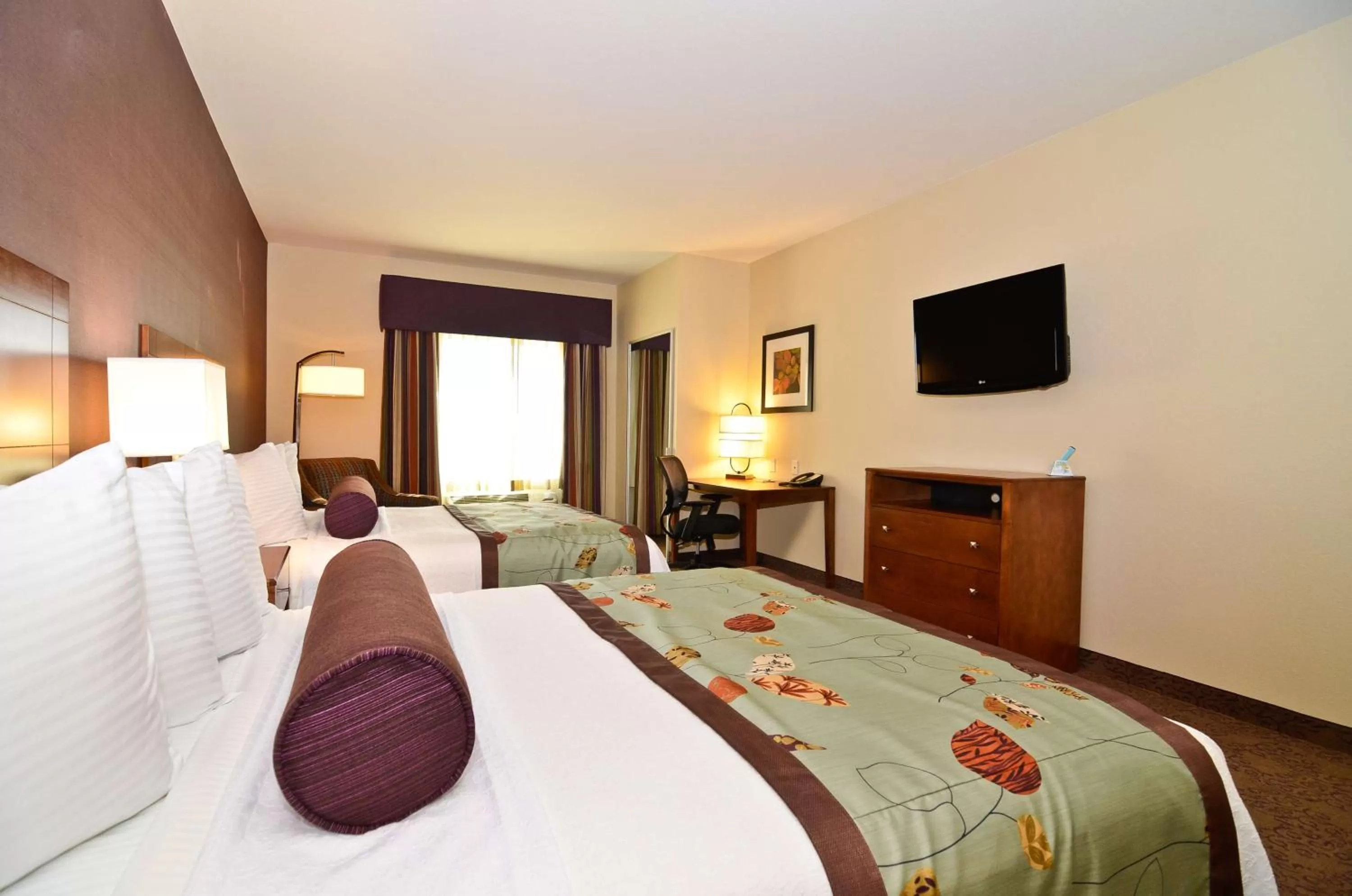 Queen Room with Two Queen Beds - Disability Access/Non-Smoking in Best Western Plus Carousel Inn & Suites Burlington