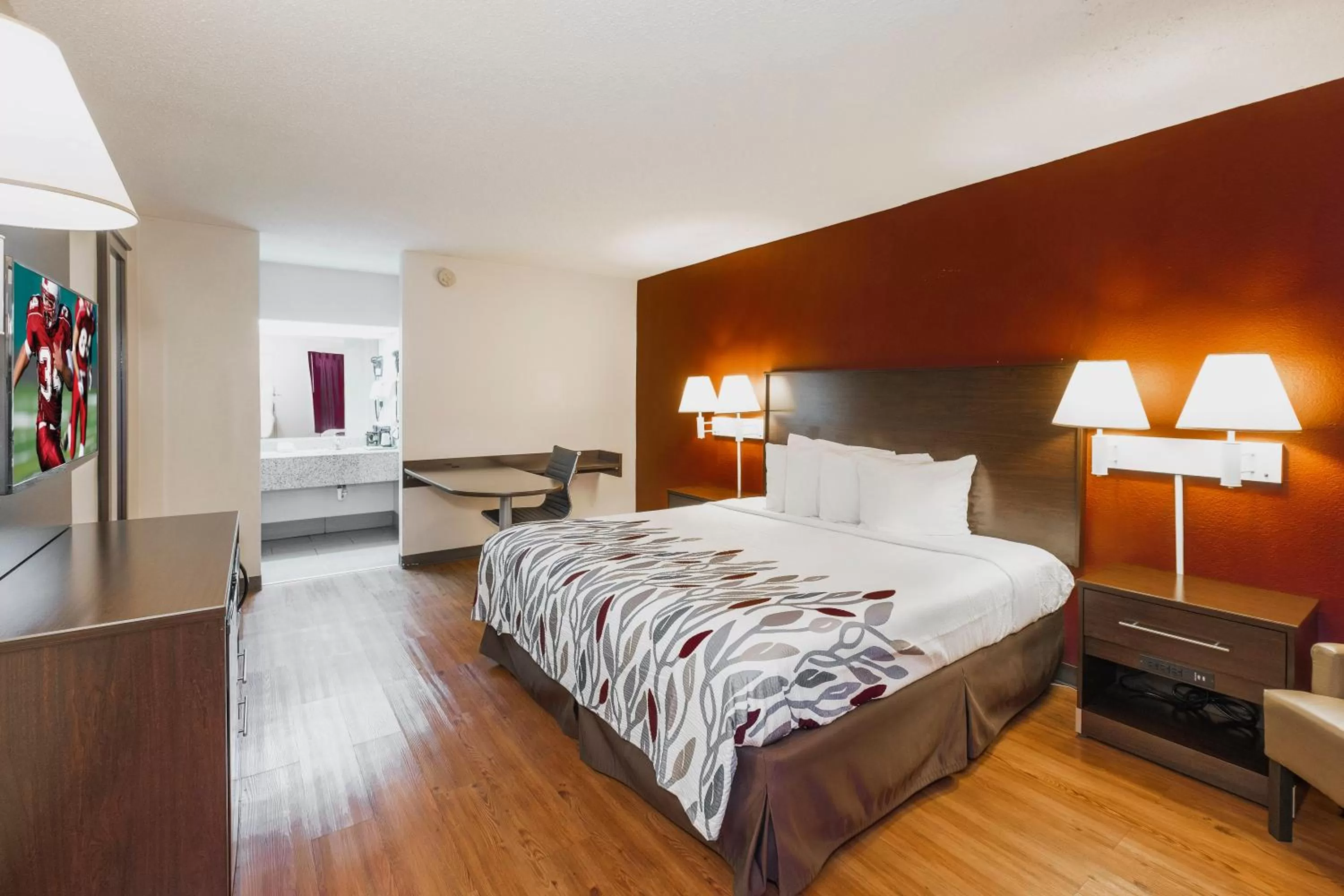 Superior King Room Smoking in Red Roof Inn Walterboro