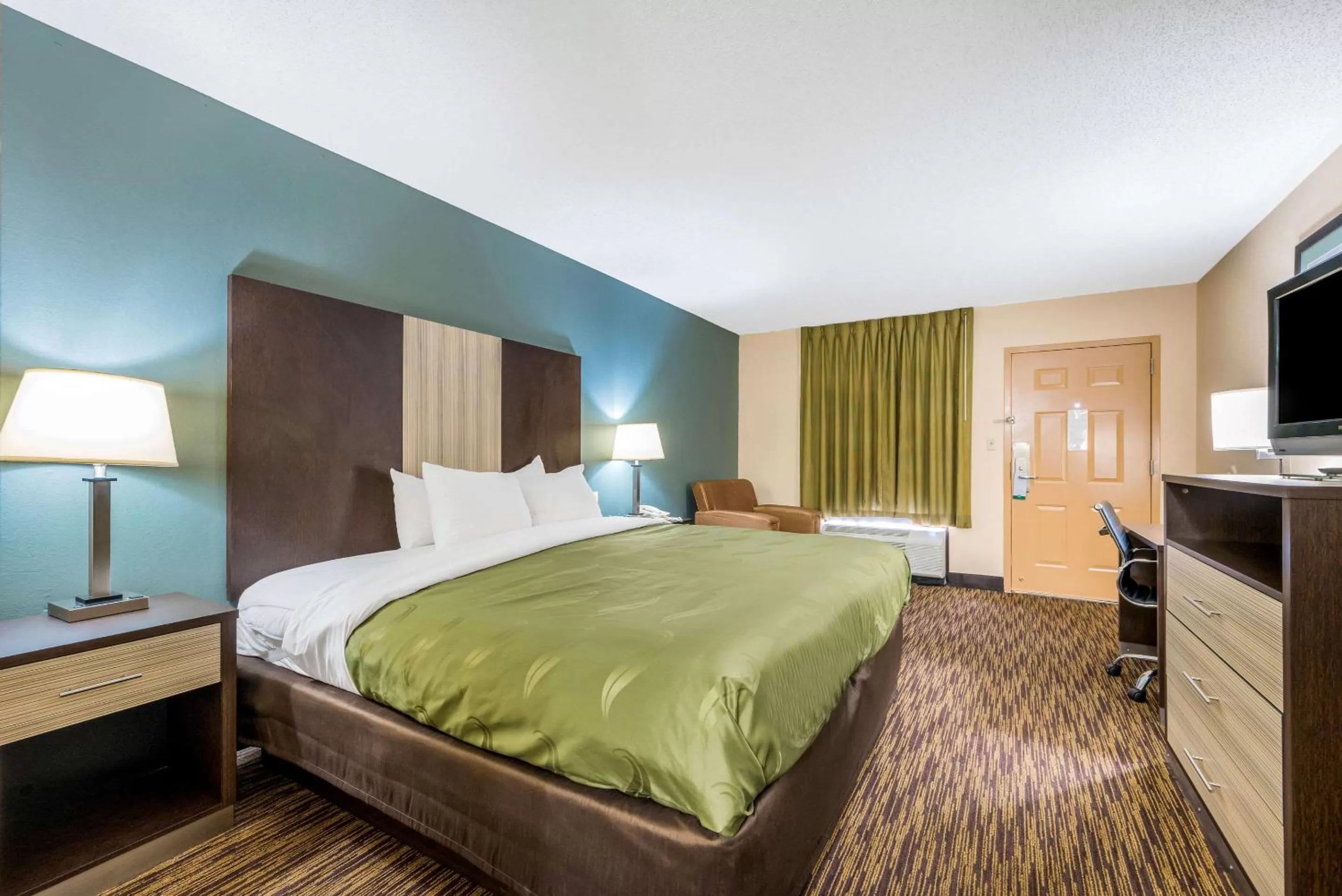 King Room - Smoking  in Quality Inn Cullman I-65 Exit 310