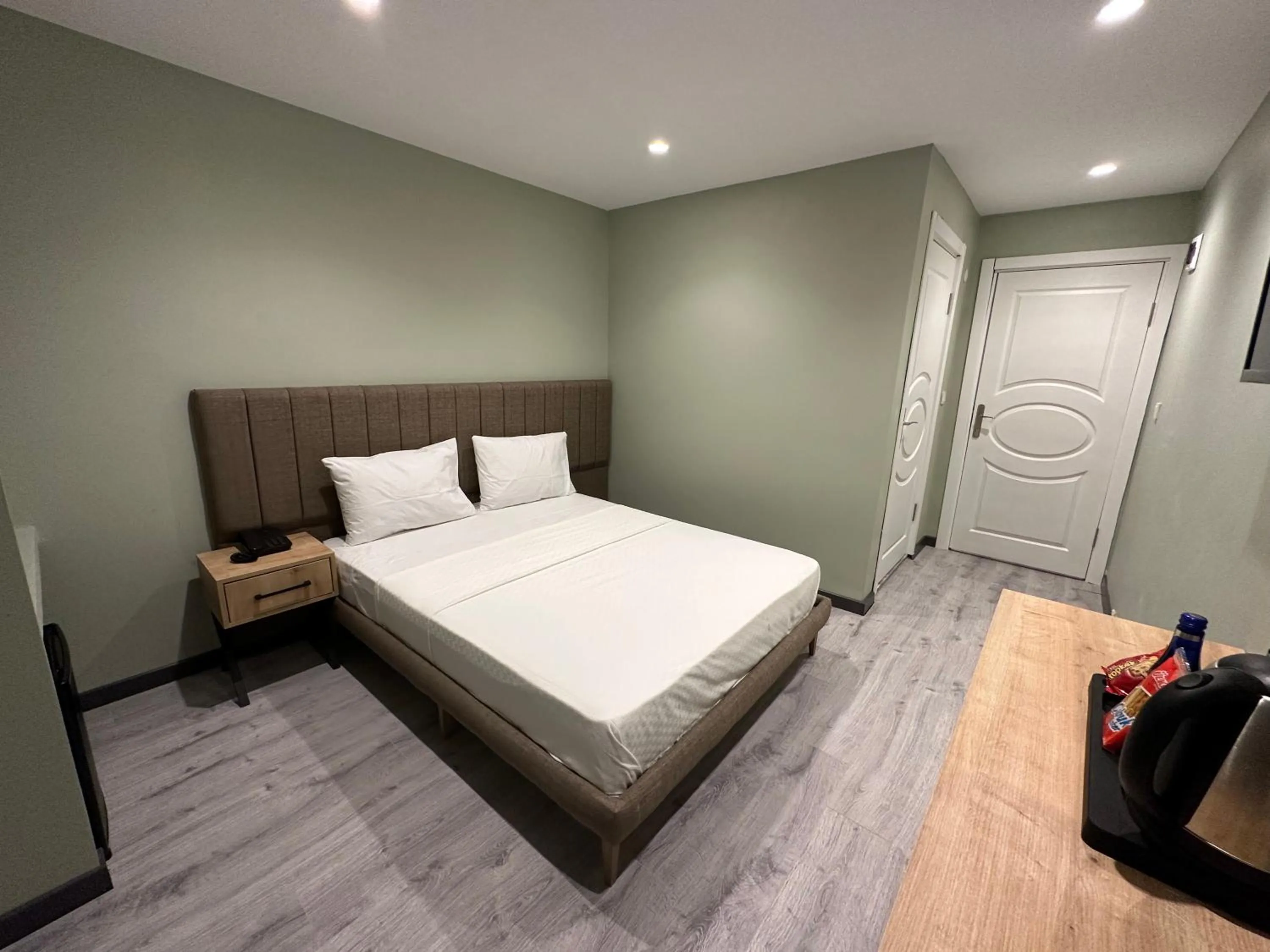 Deluxe Double Room with Balcony in Skylon Airport Hotel