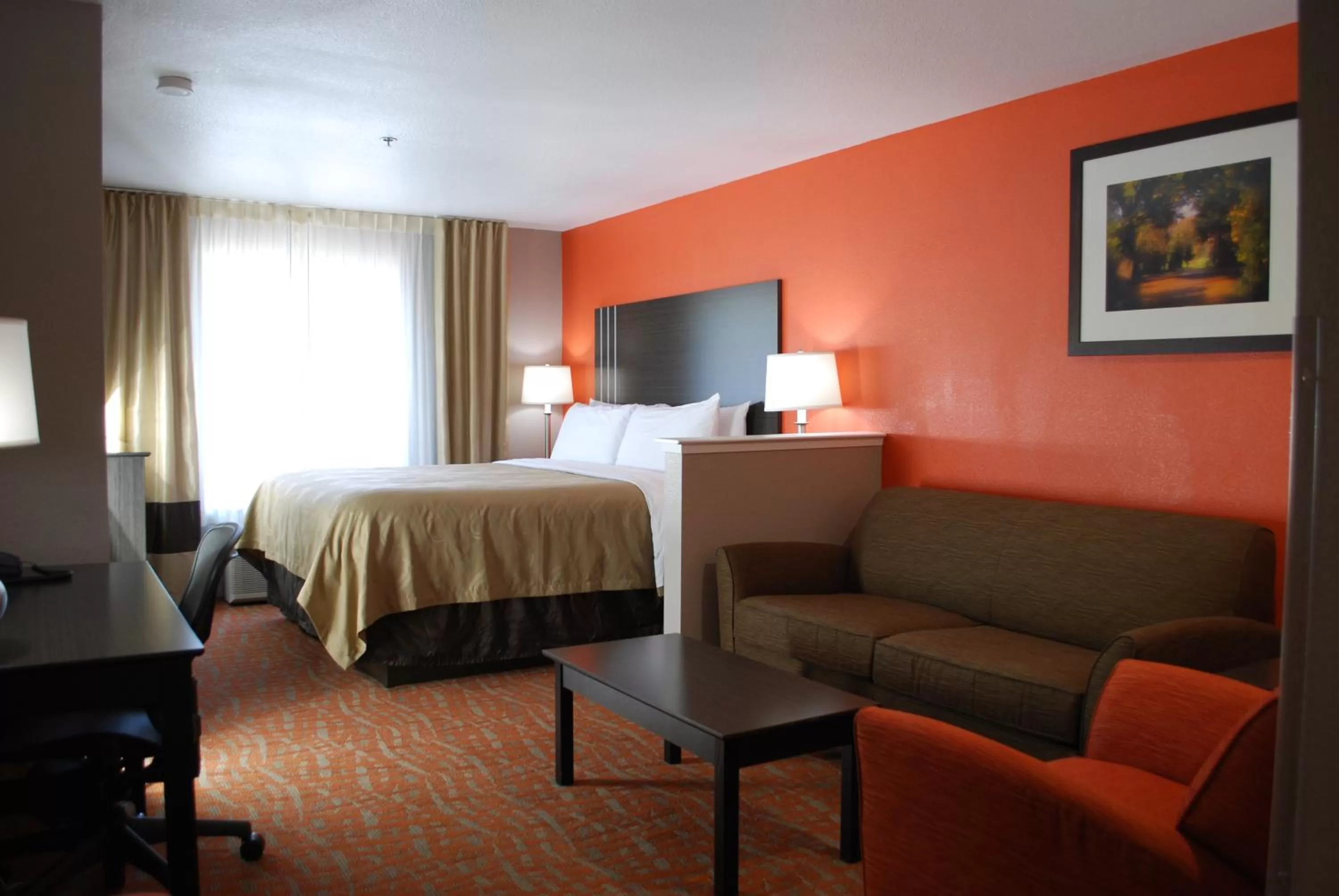 King Suite - Accessible/Non-Smoking in Quality Inn & Suites Fresno Northwest