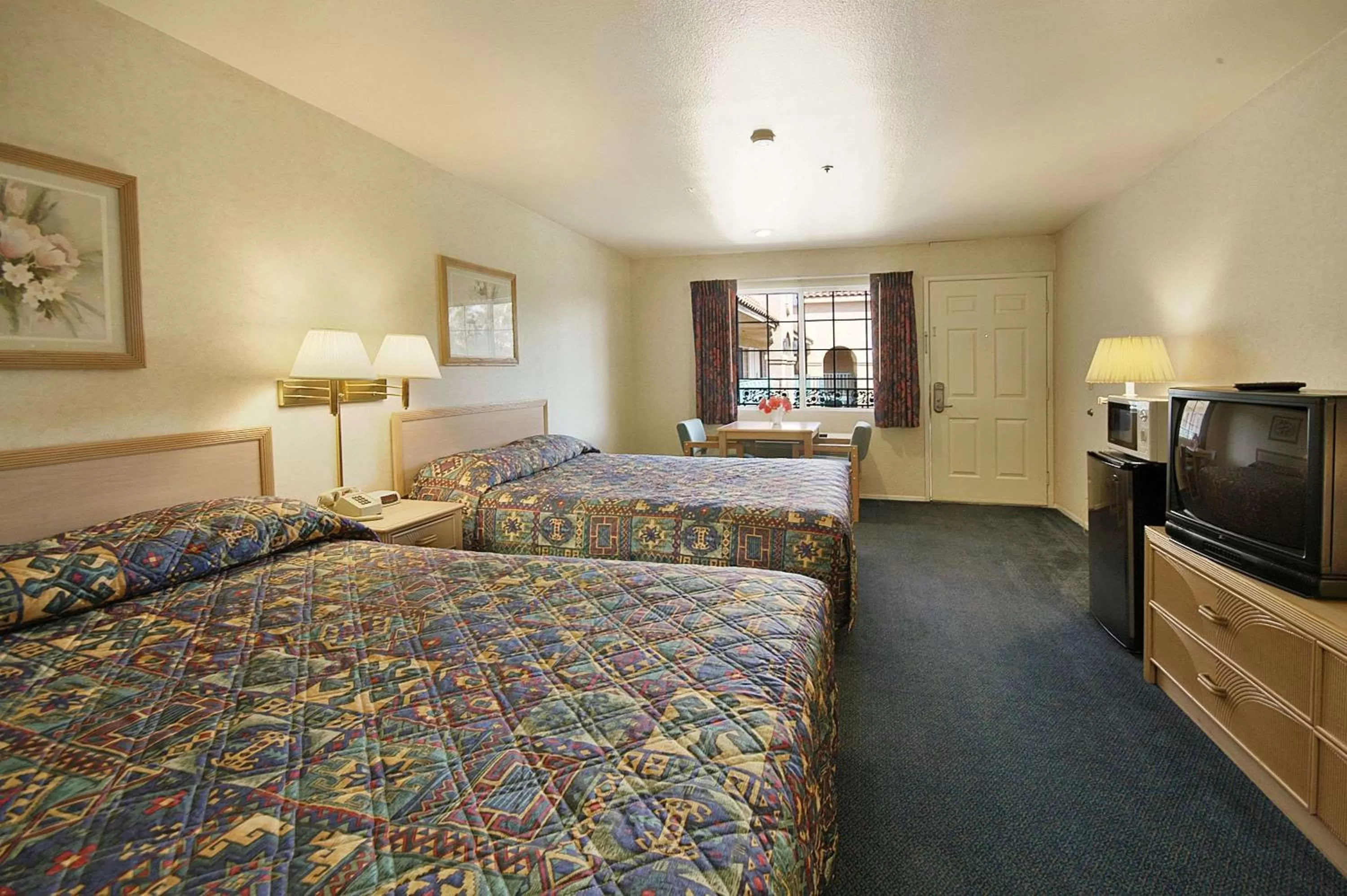 Queen Room - Non-Smoking in Days Inn by Wyndham Riverside Tyler Mall