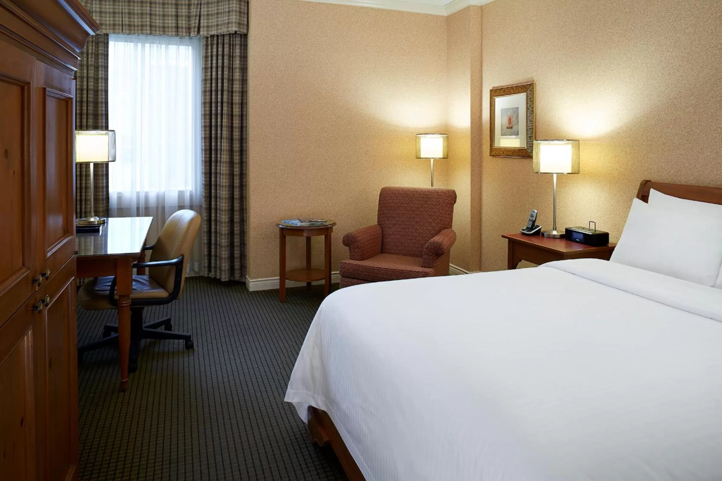 Superior Queen Room in The Barrington Hotel