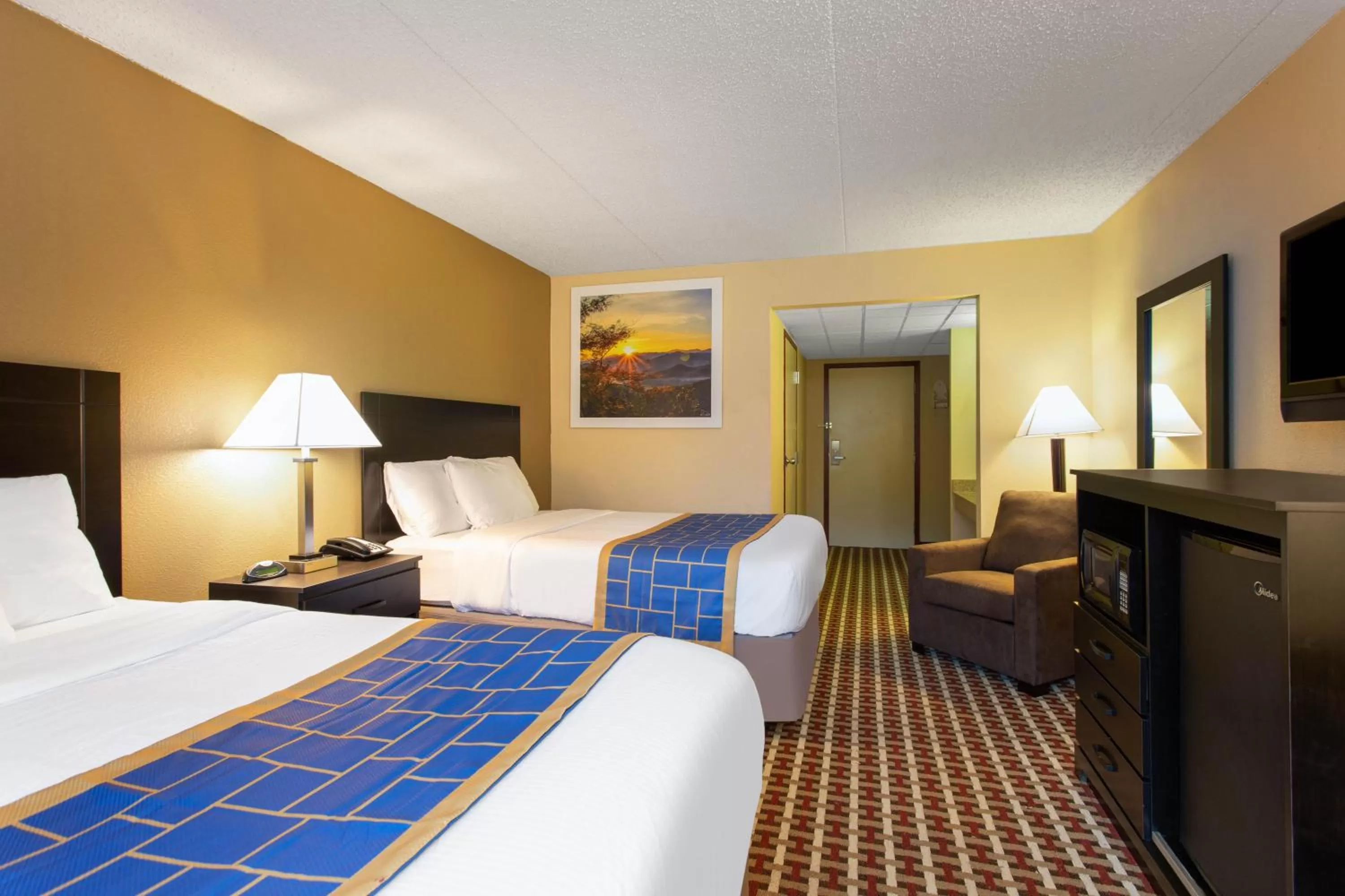 Deluxe Double Room with Two Double Beds - Non-Smoking in Days Inn by Wyndham Hillsborough