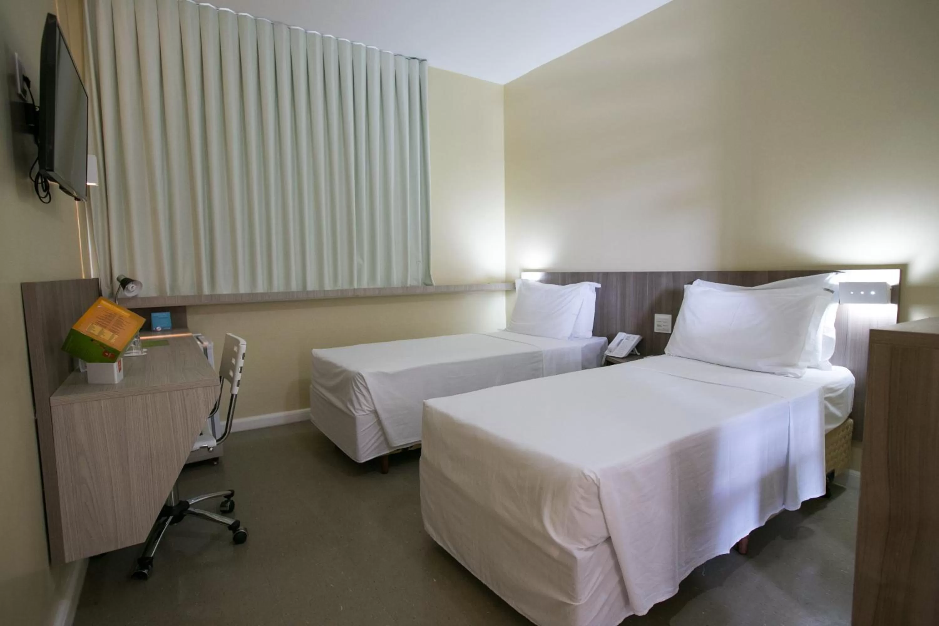 Standard Twin Room - single occupancy in Slim Cuiabá Aeroporto