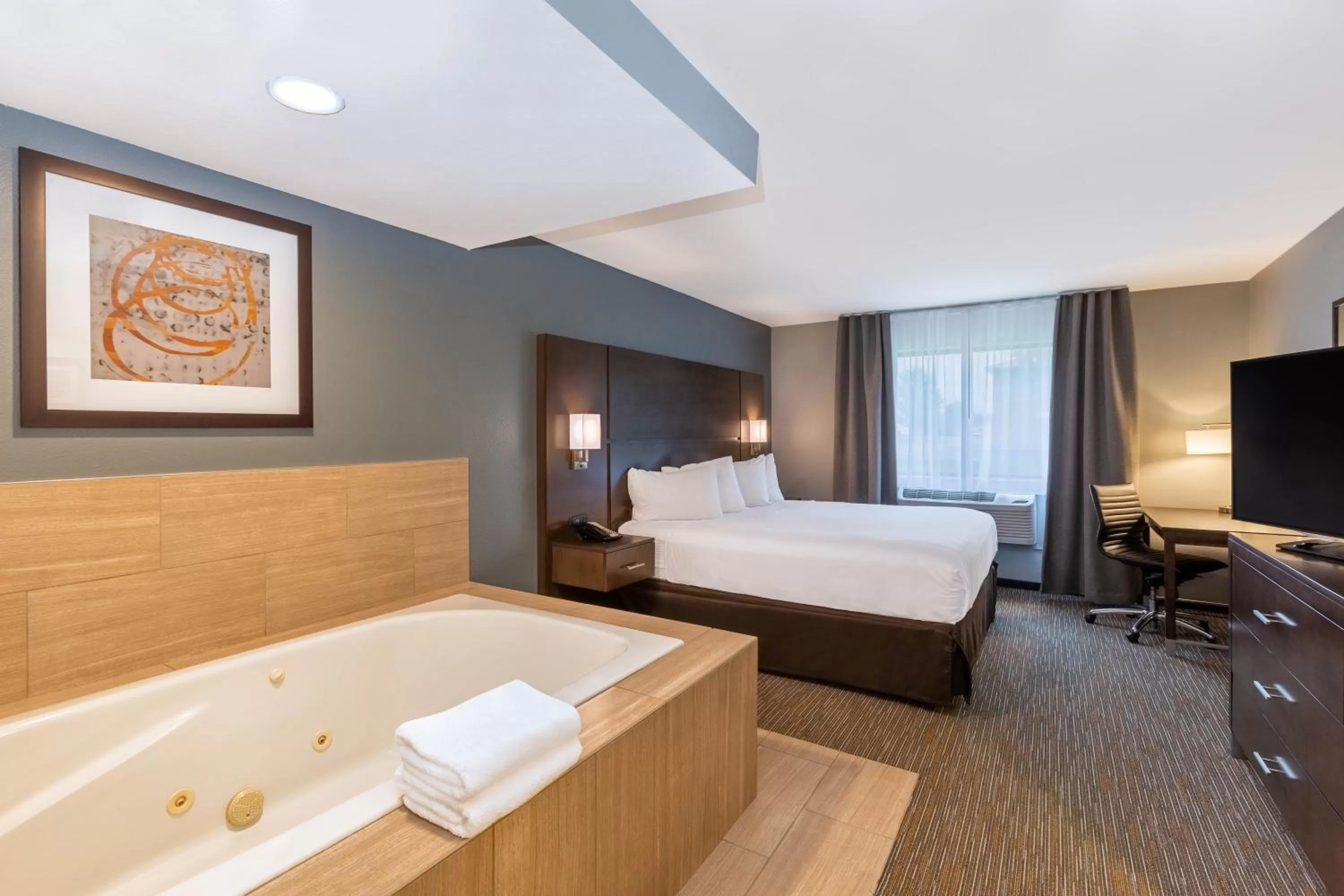 Superior King Suite with Jetted Tub - Non-Smoking in Wingate by Wyndham Wisconsin Dells Waterpark