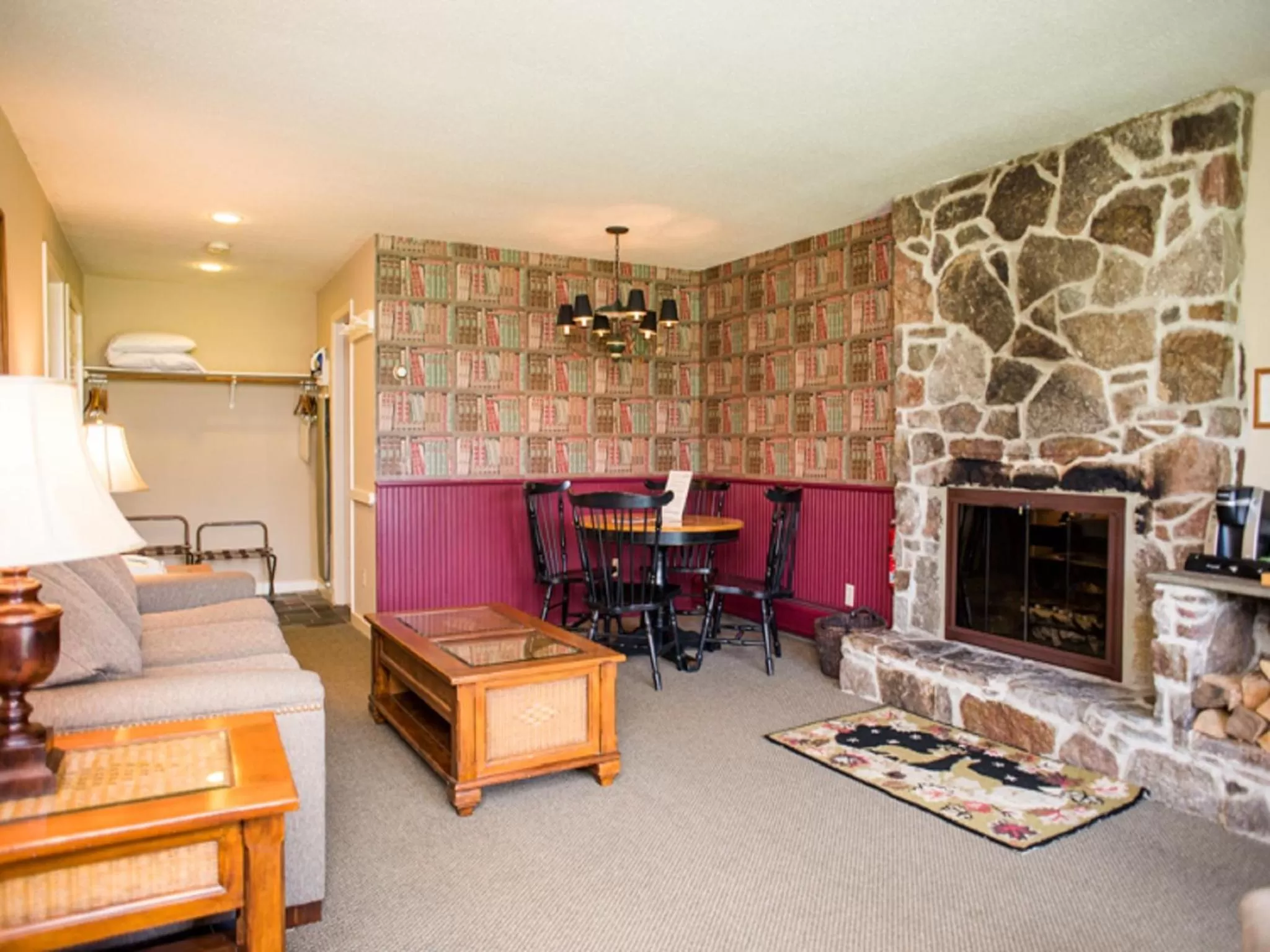 Two-Bedroom King Suite in Manchester View