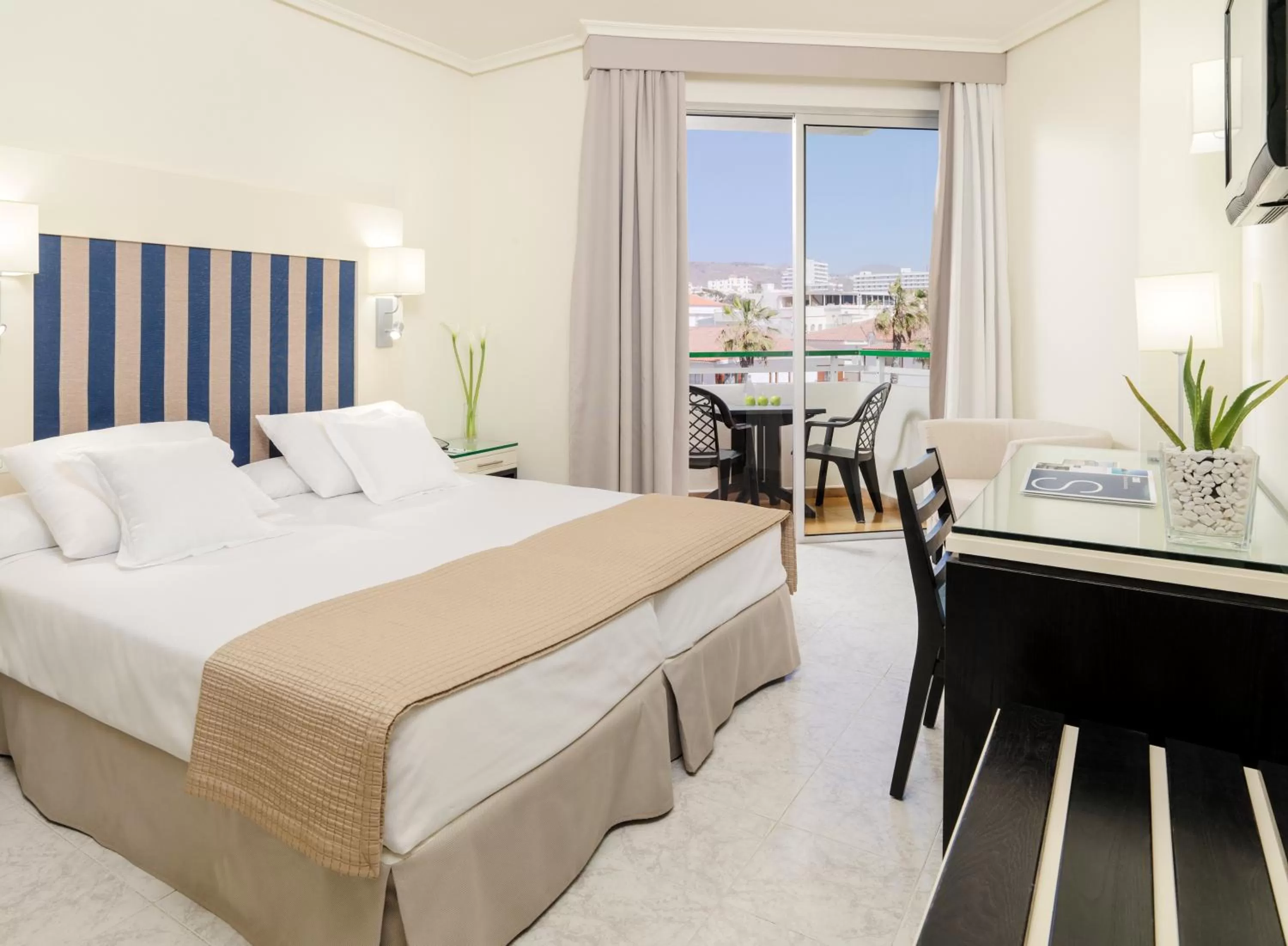 Double Room (3 Adults) in H10 Las Palmeras