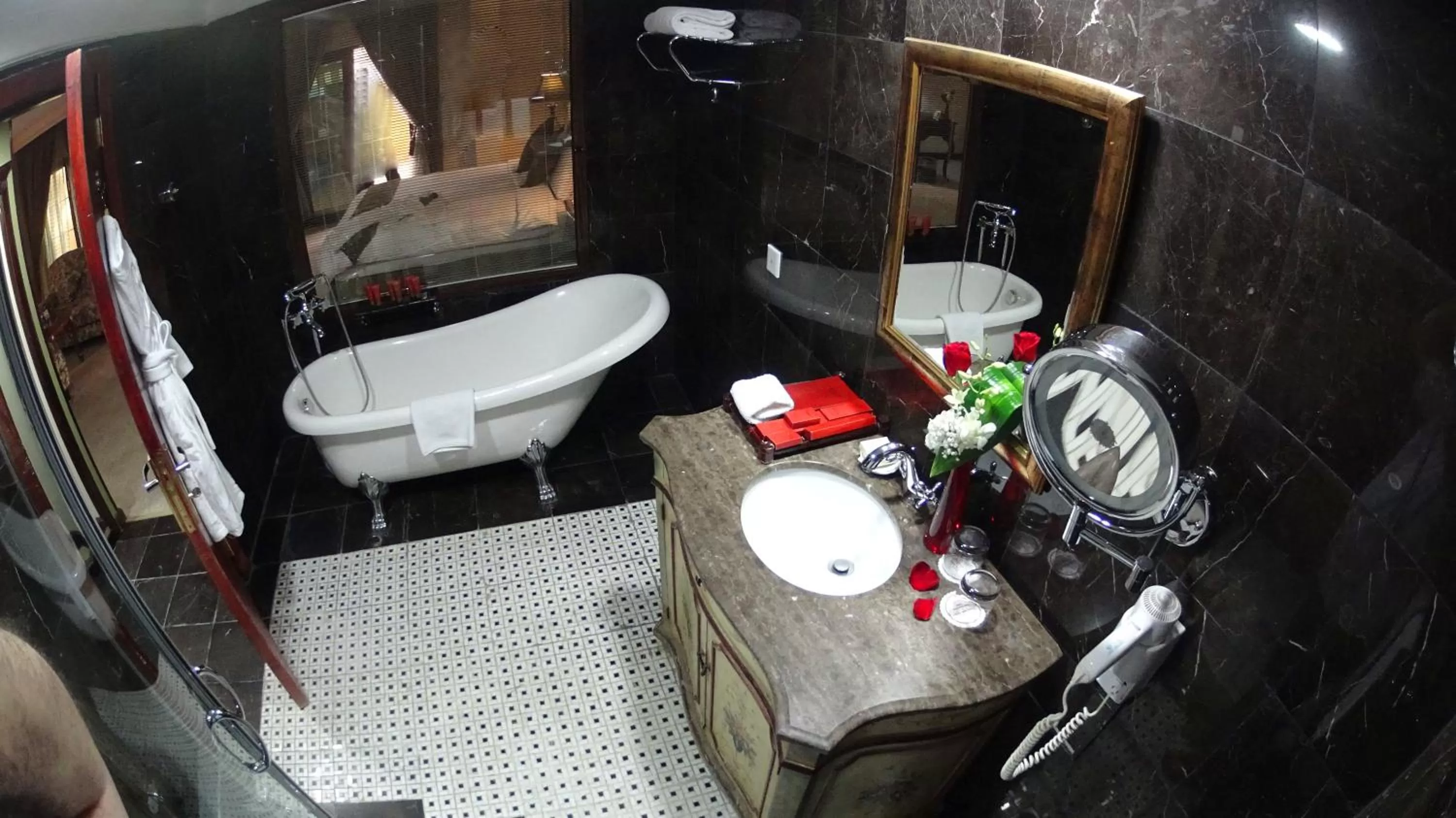 Deluxe Double Room with Balcony in The Convention Center & Royal Suites Hotel