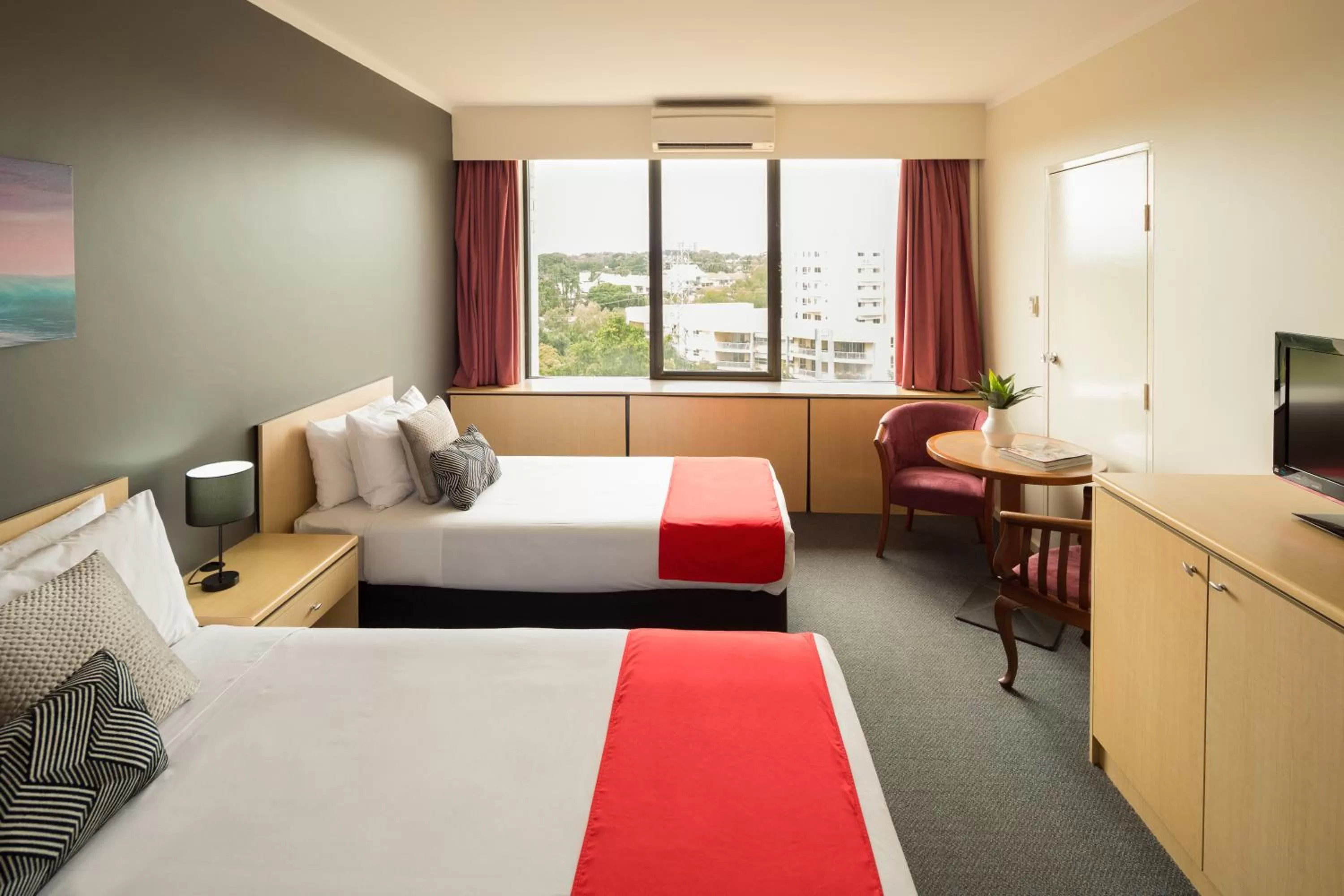 Frontier Triple Room in Frontier Hotel Darwin
