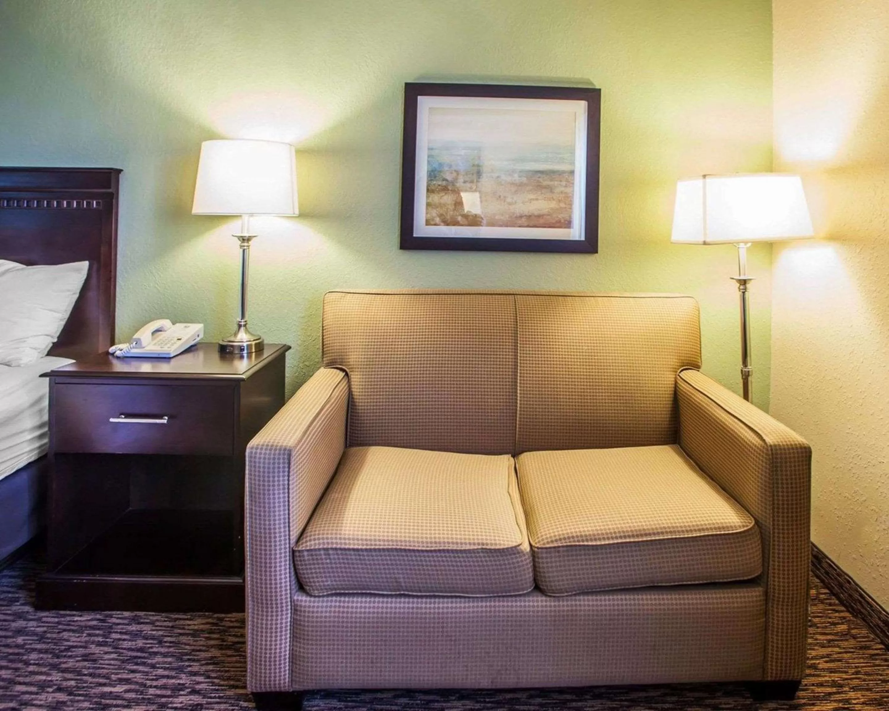 King Room with Sofa Bed in Quality Inn Belton - Kansas City South