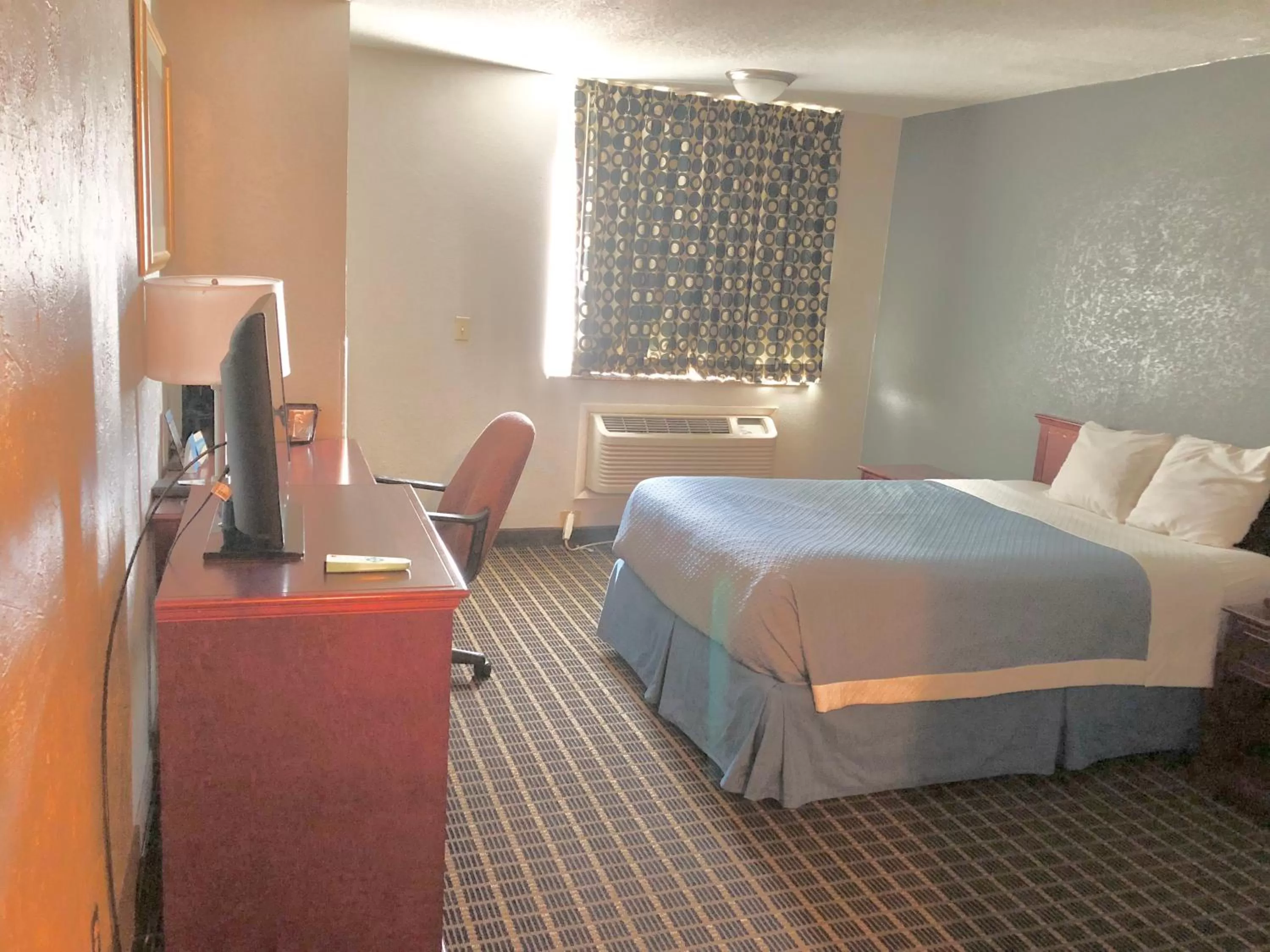 Double Room - Mobility Access/Non-Smoking in Days Inn by Wyndham Clive - West Des Moines
