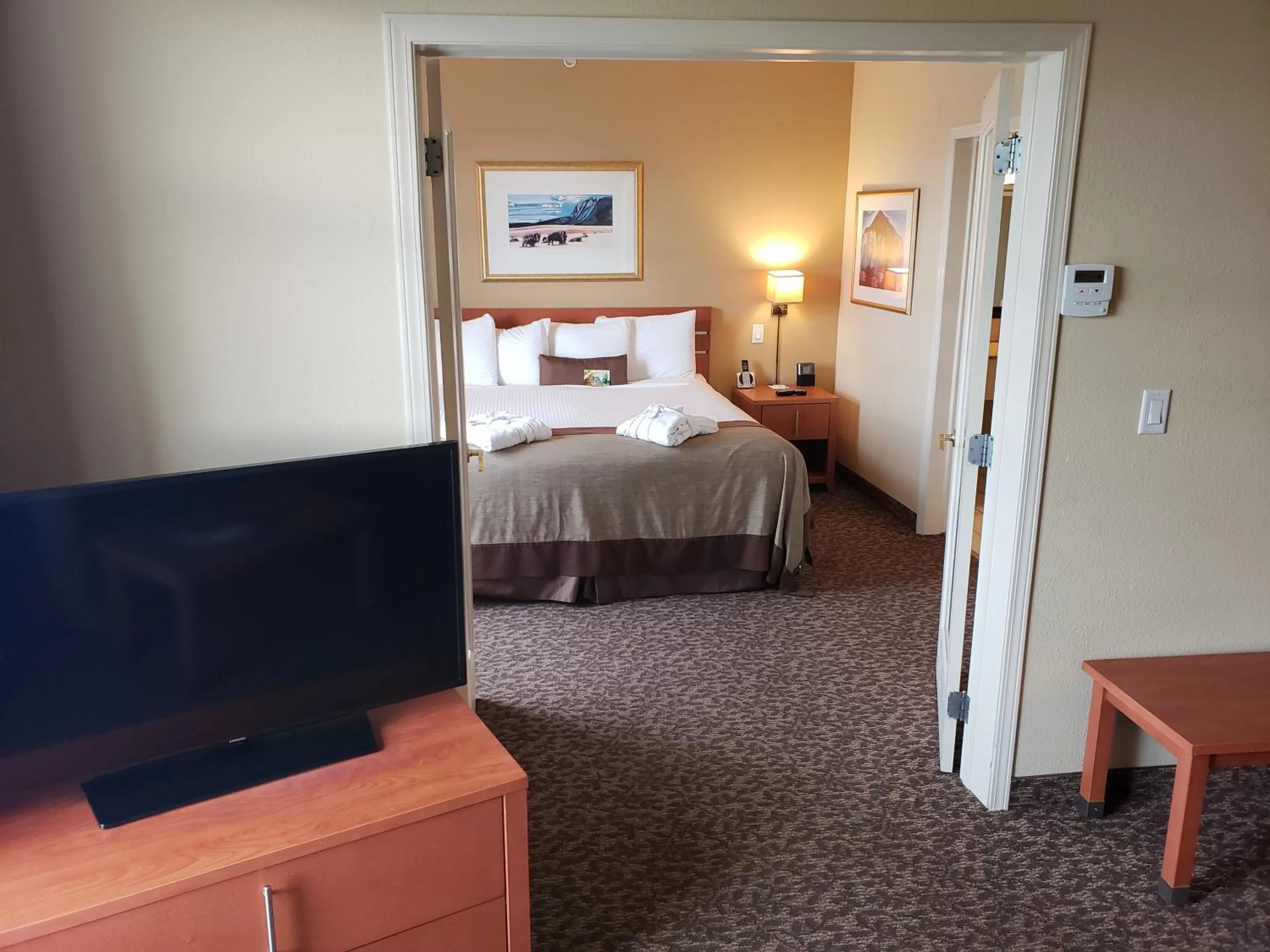 One-Bedroom King Suite Jetted Tub - Non-Smoking in Wingate by Wyndham - Edmonton West