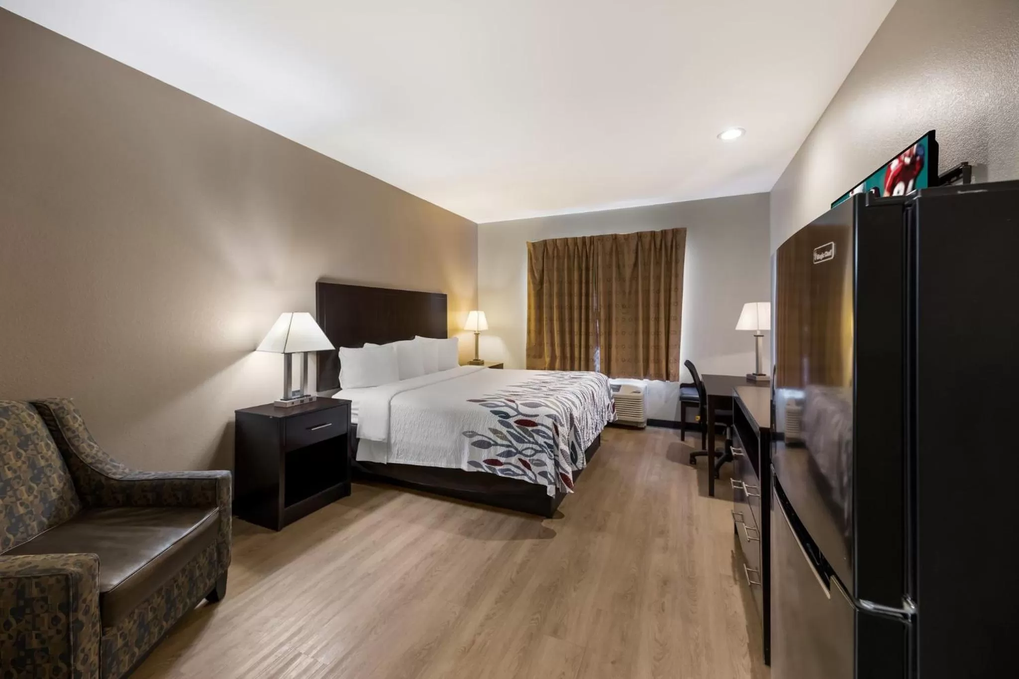 Superior King Room Smoke Free in Red Roof Inn Pecos