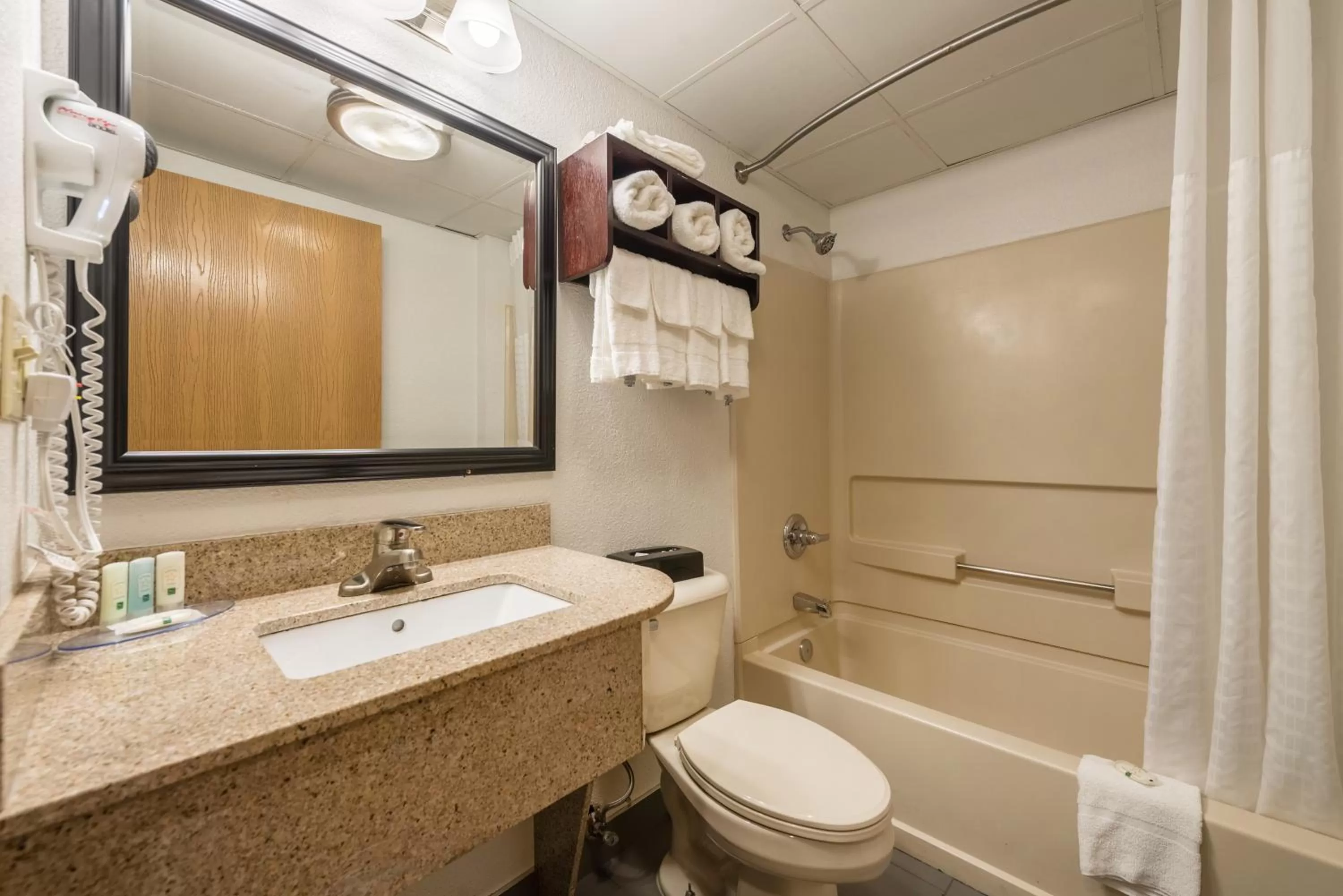Standard Queen Room with Two Queen Beds - Non-Smoking in Quality Inn Grove City - Columbus South