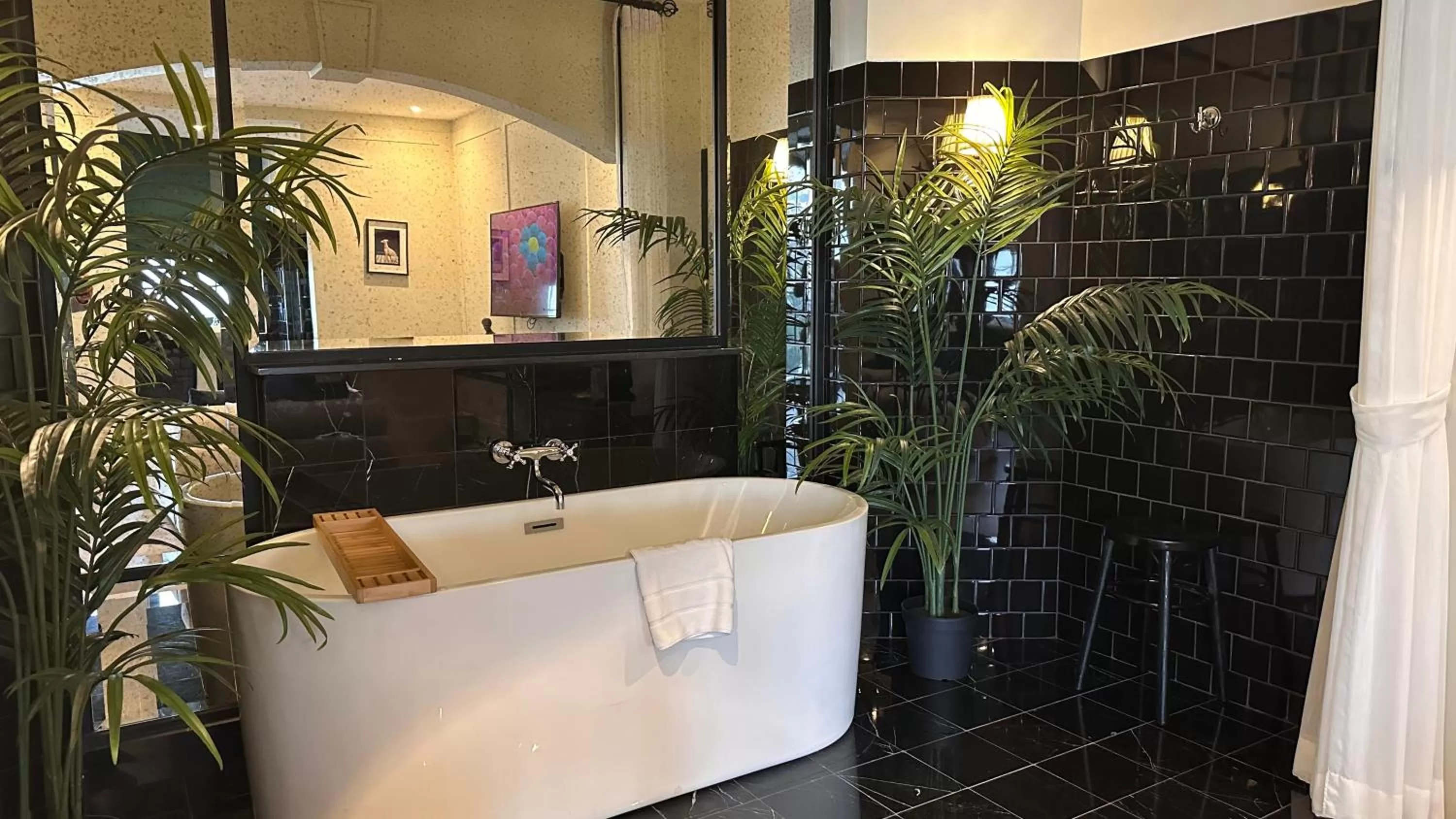 Suite with Terrace in Hotel Thomas Bangkok