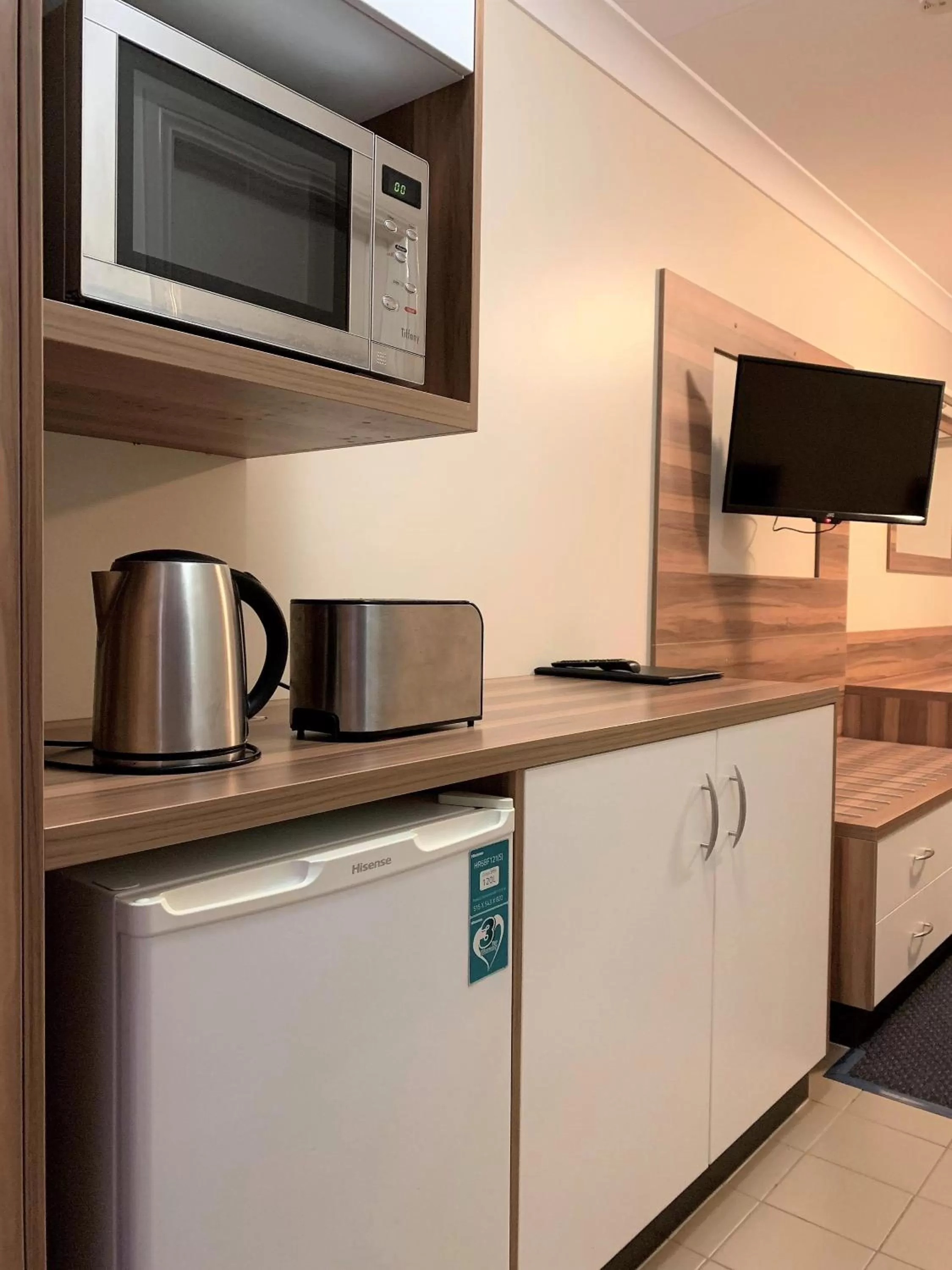 Queen Room in Charleville Motel