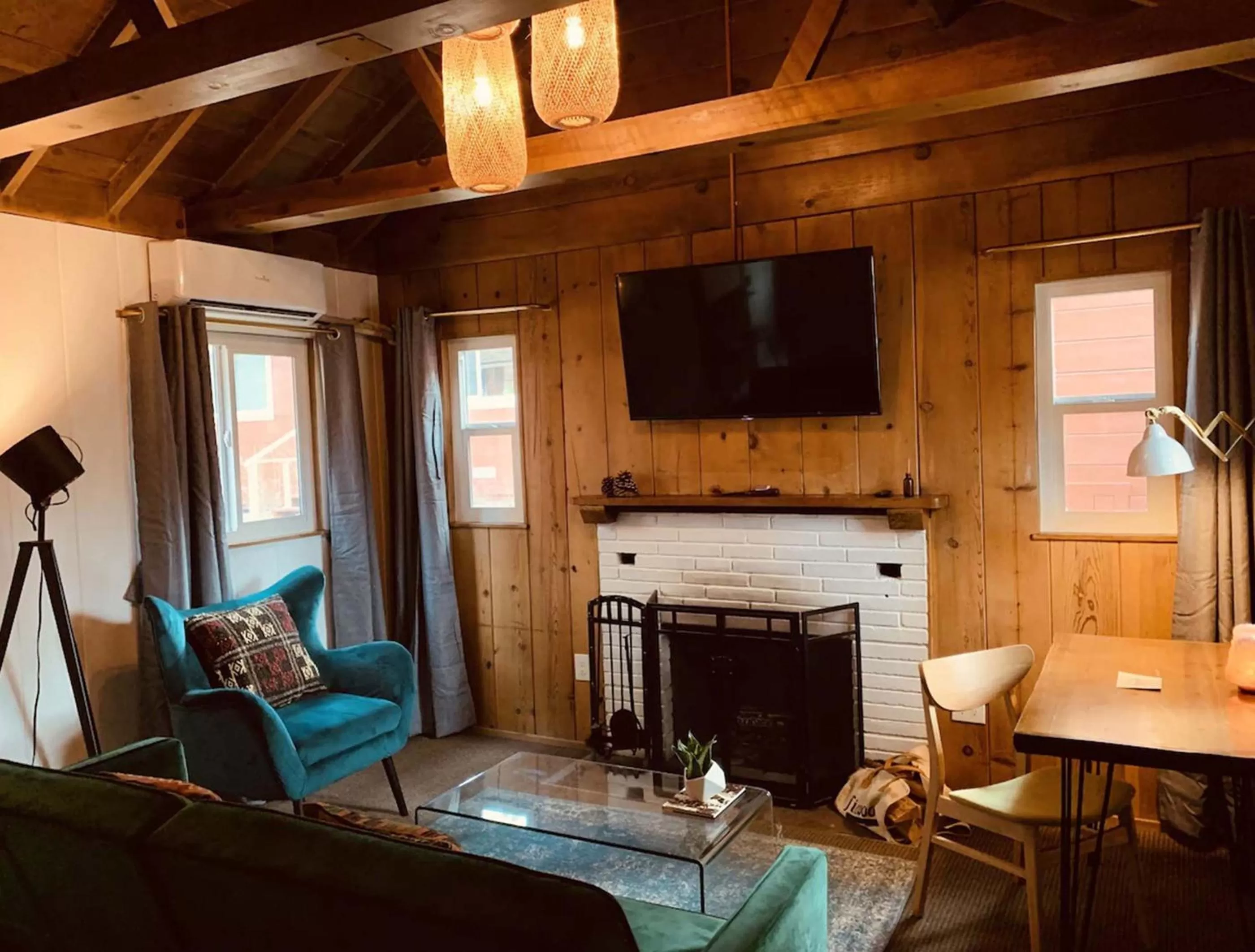 Deluxe Fireplace Cabin in Grand Pine Cabins
