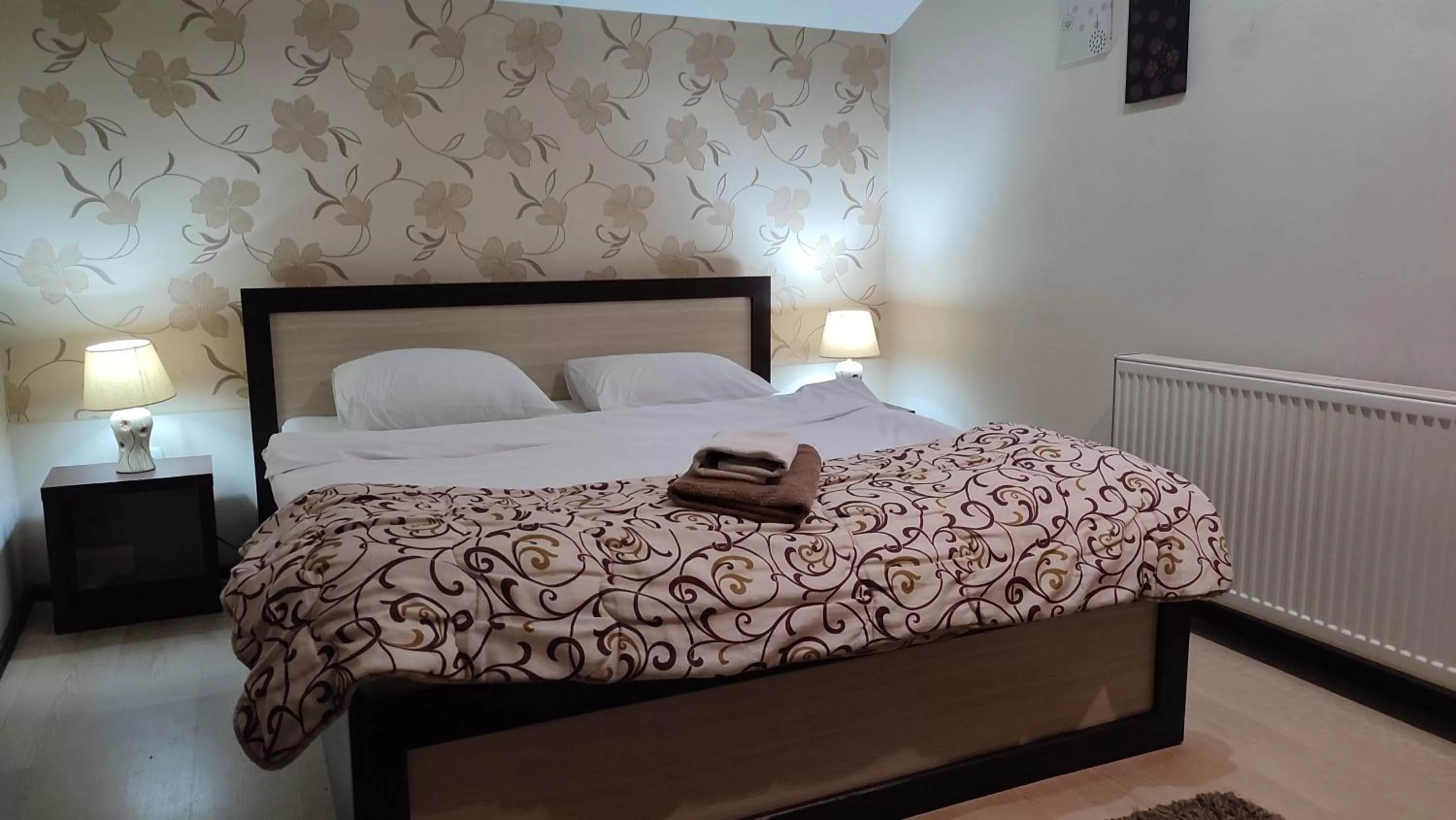 Large Double Room in LIRA EXCELLENT NIS