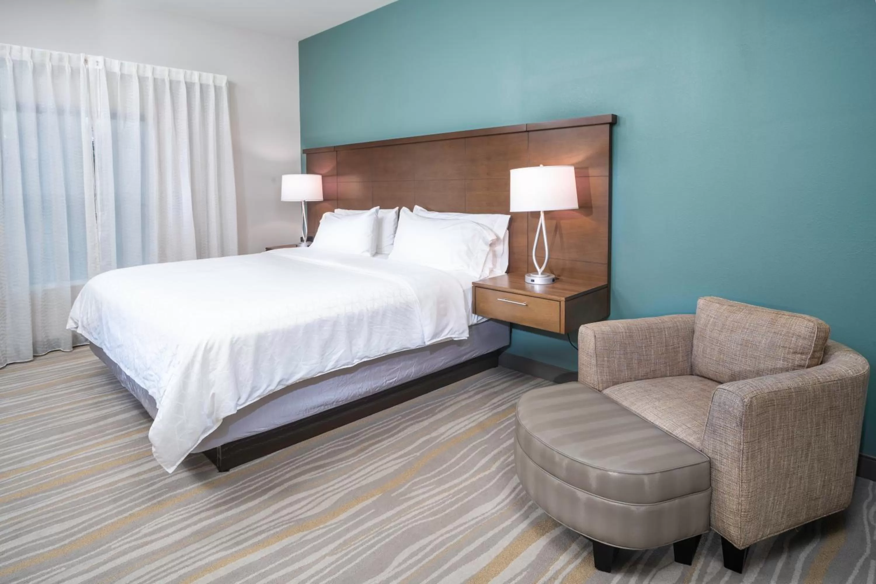 One-Bedroom King Suite with Sofa Bed in Staybridge Suites - Summerville by IHG