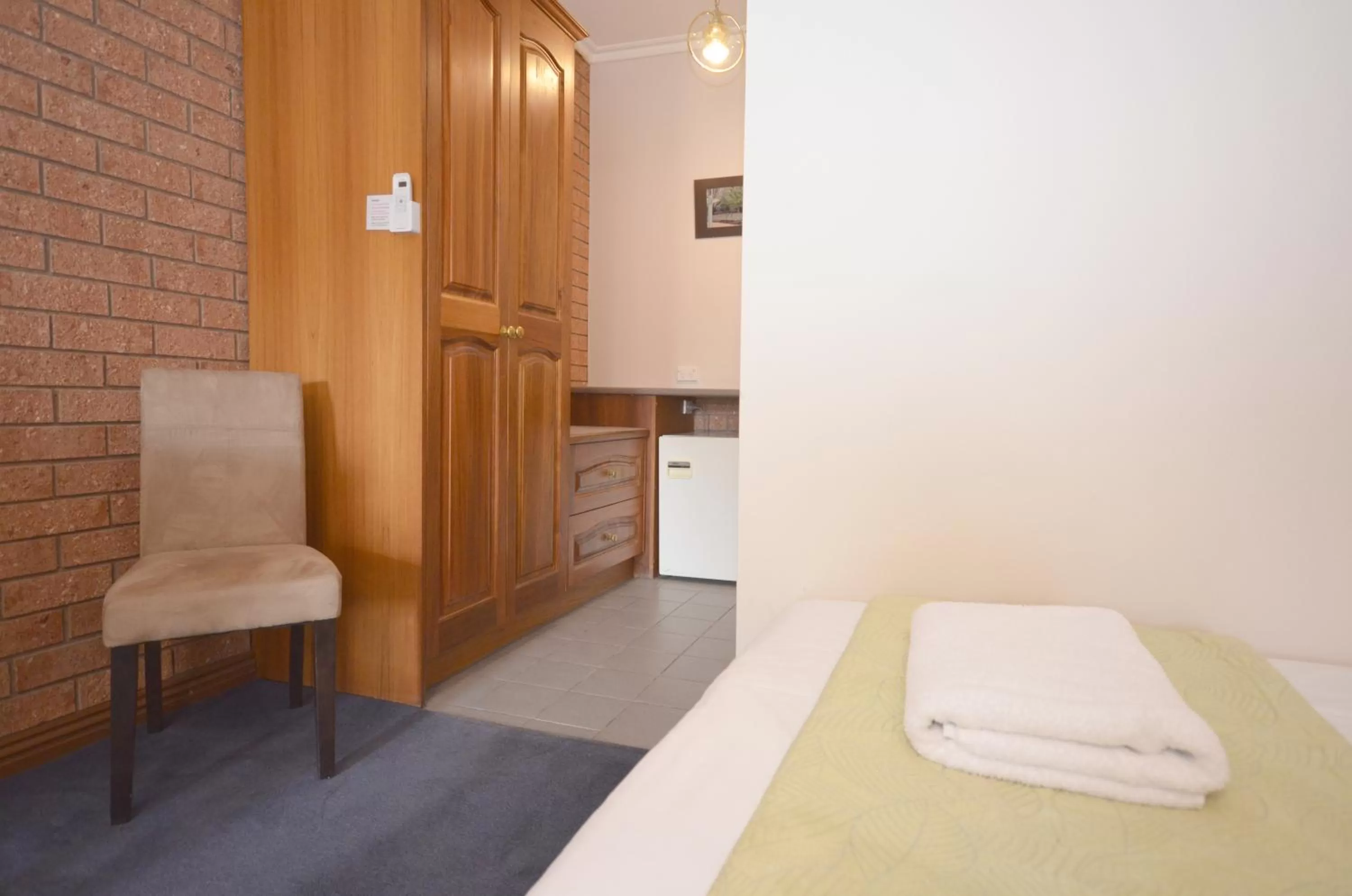 Executive Queen Twin Room in Central Springs Inn