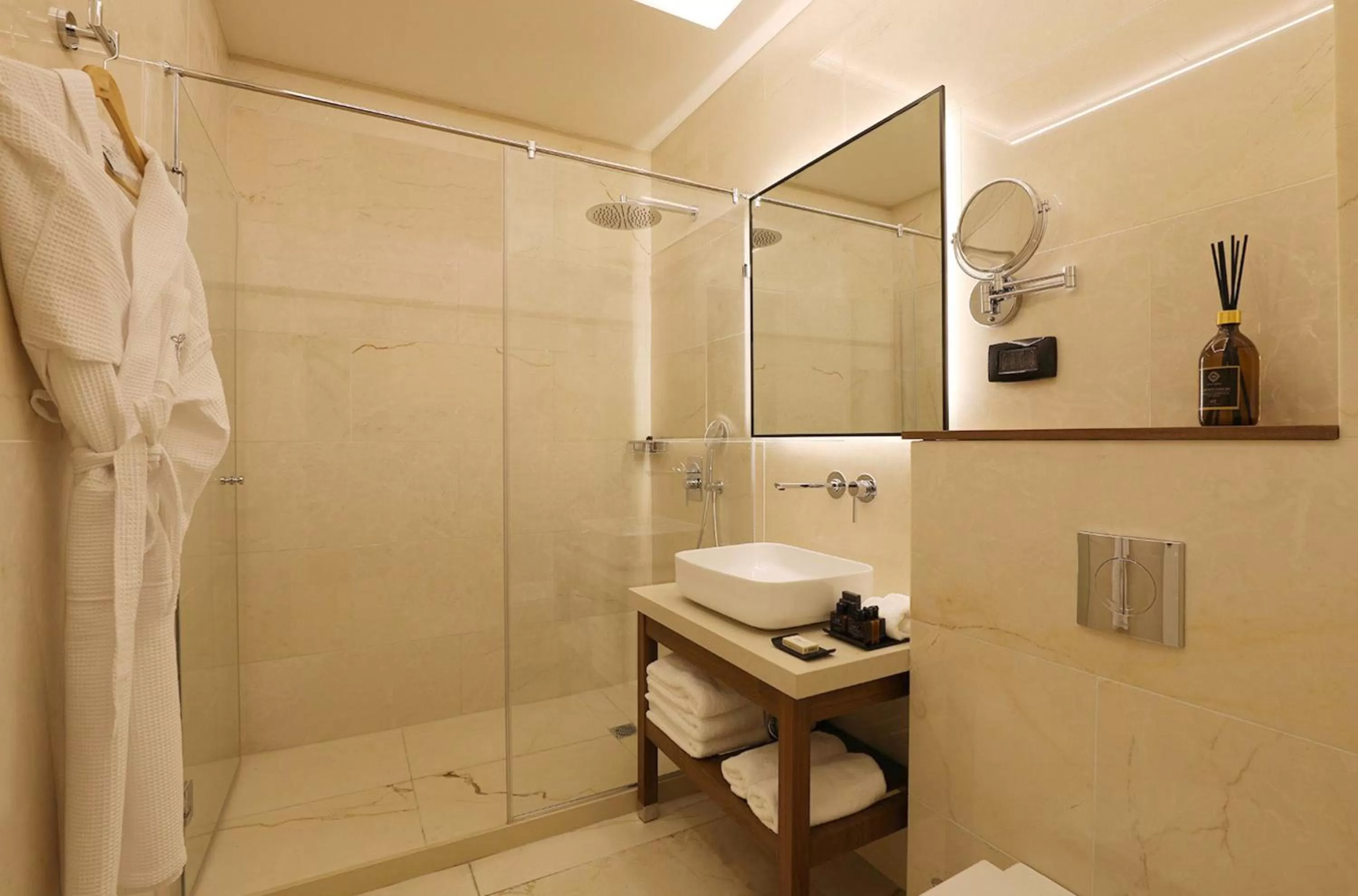 Deluxe Double Room with Side Sea View - single occupancy in Herbert Samuel Opera Tel Aviv