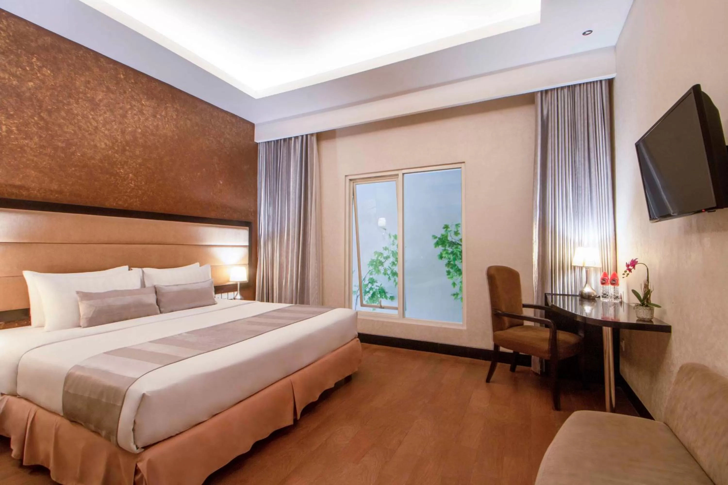 Deluxe Suite in Solaris Hotel Malang