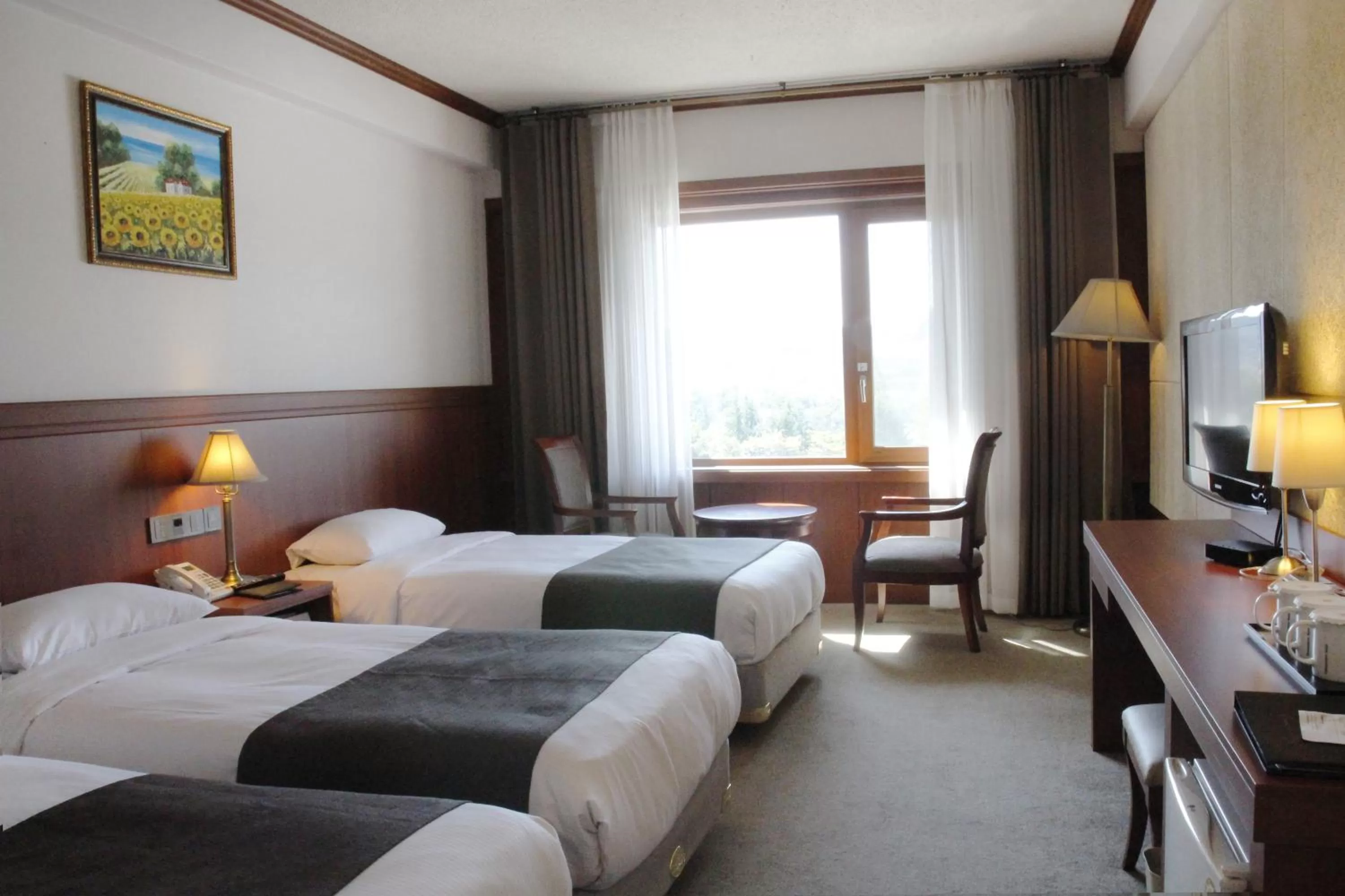 Triple Room with Mountain View in Commodore Hotel Gyeongju