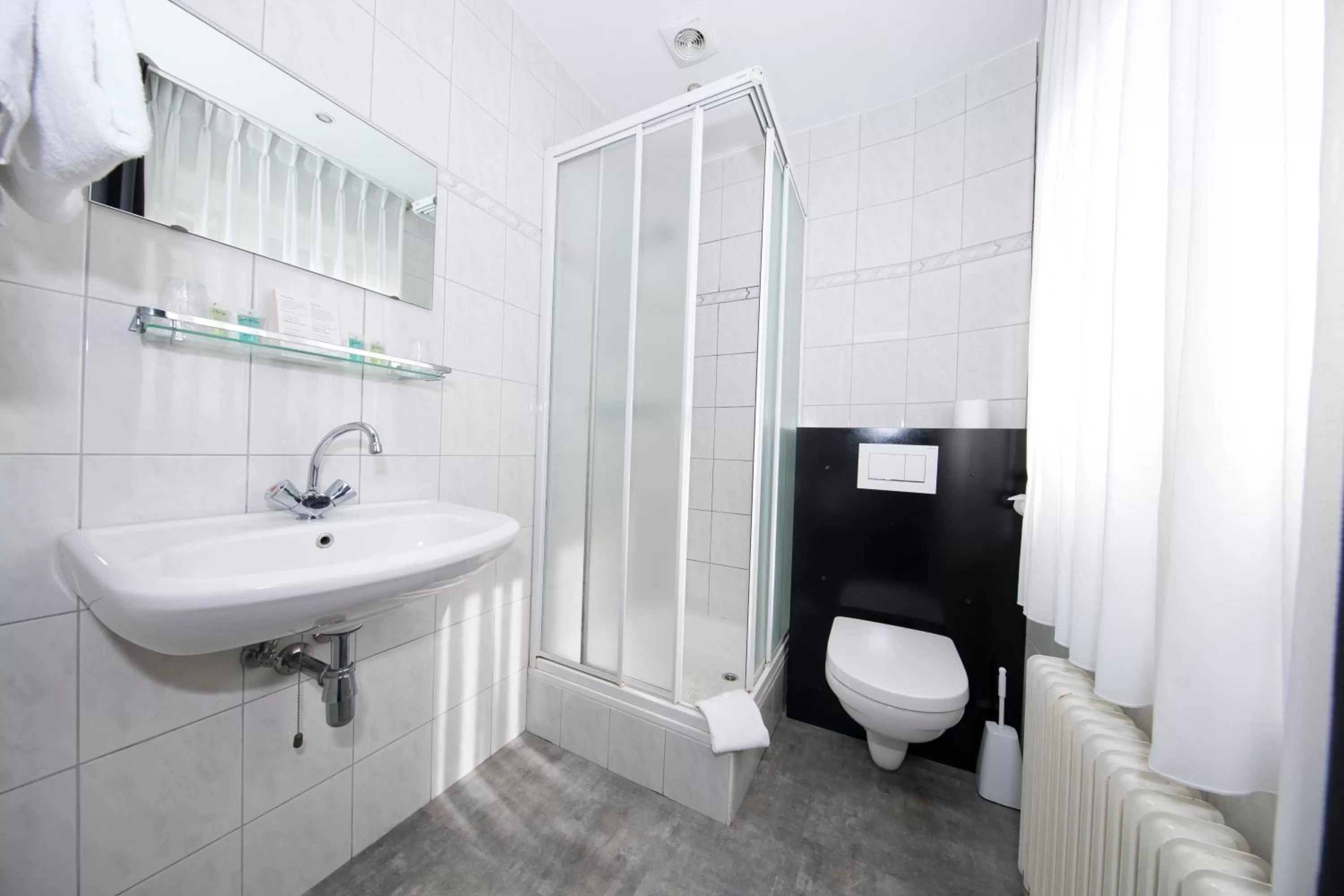 Single Room in Hotel Restaurant St. Lambert