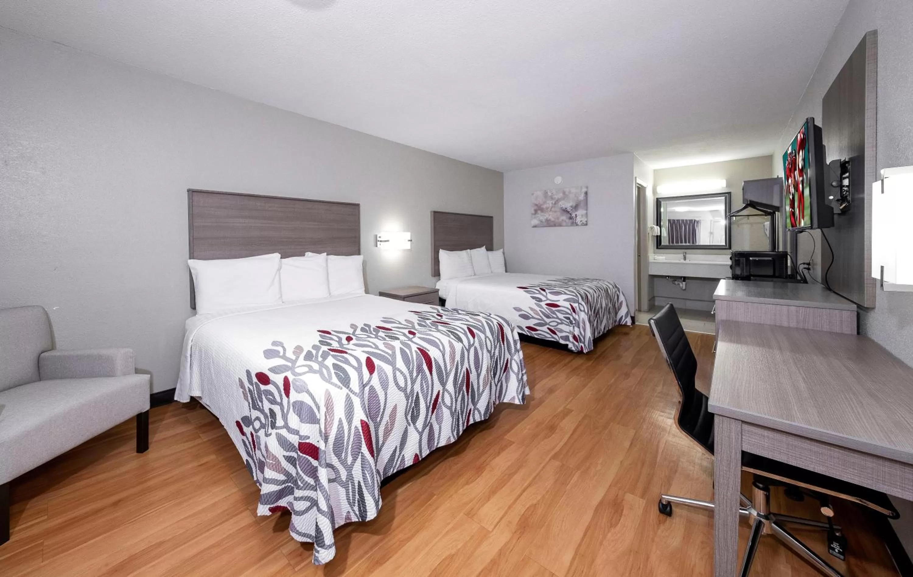 Deluxe Queen Room with 2 Queen Beds Smoke Free in Red Roof Inn Bay Minette