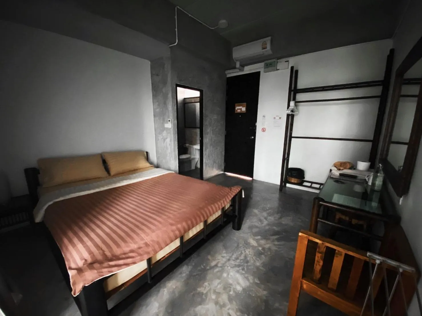 Standard Corner Double Room with Partial Pool View in Lamphu House Chiang Mai