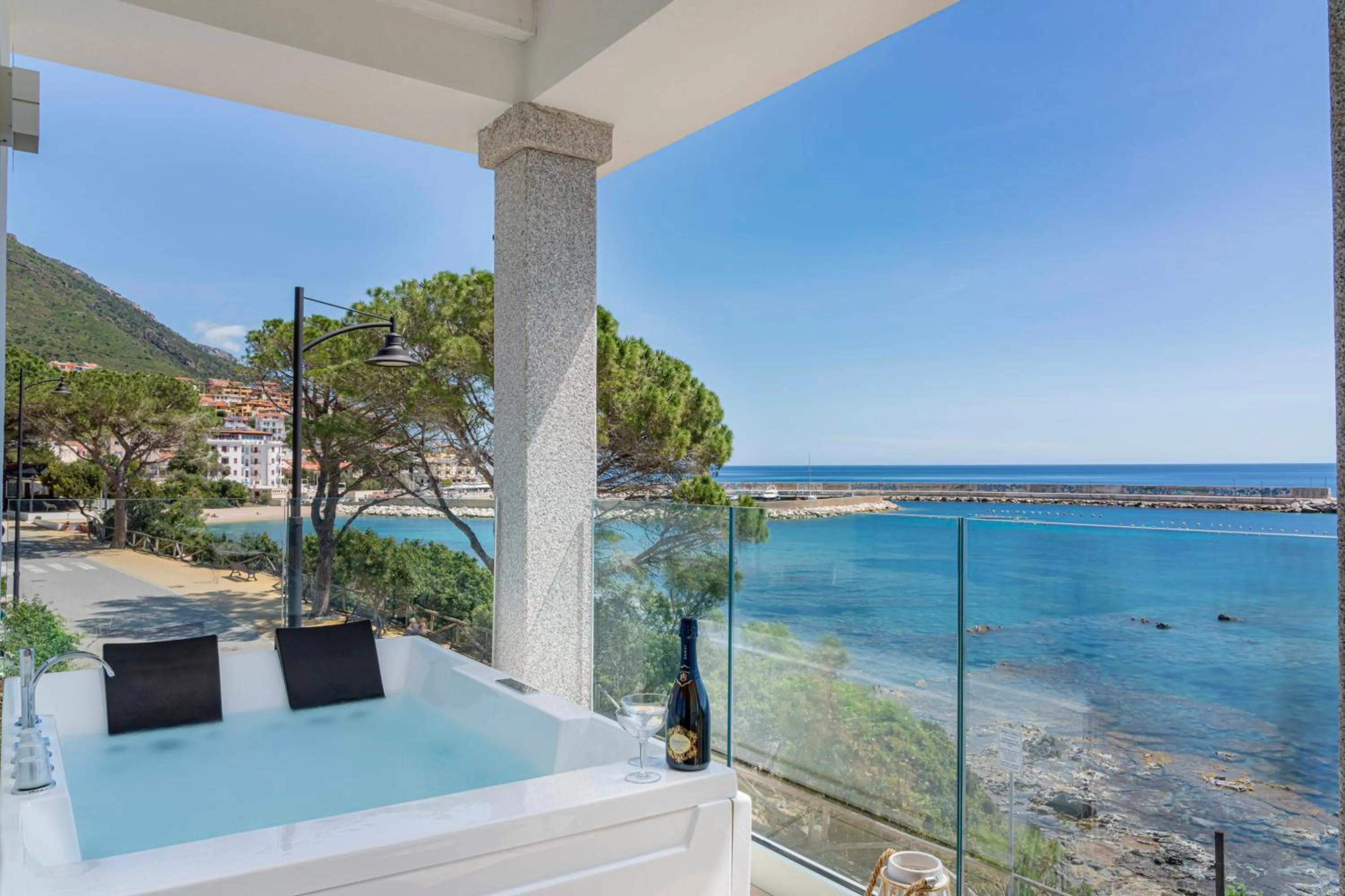 Deluxe Double or Twin Room with Sea View in Hotel Ristorante La Conchiglia