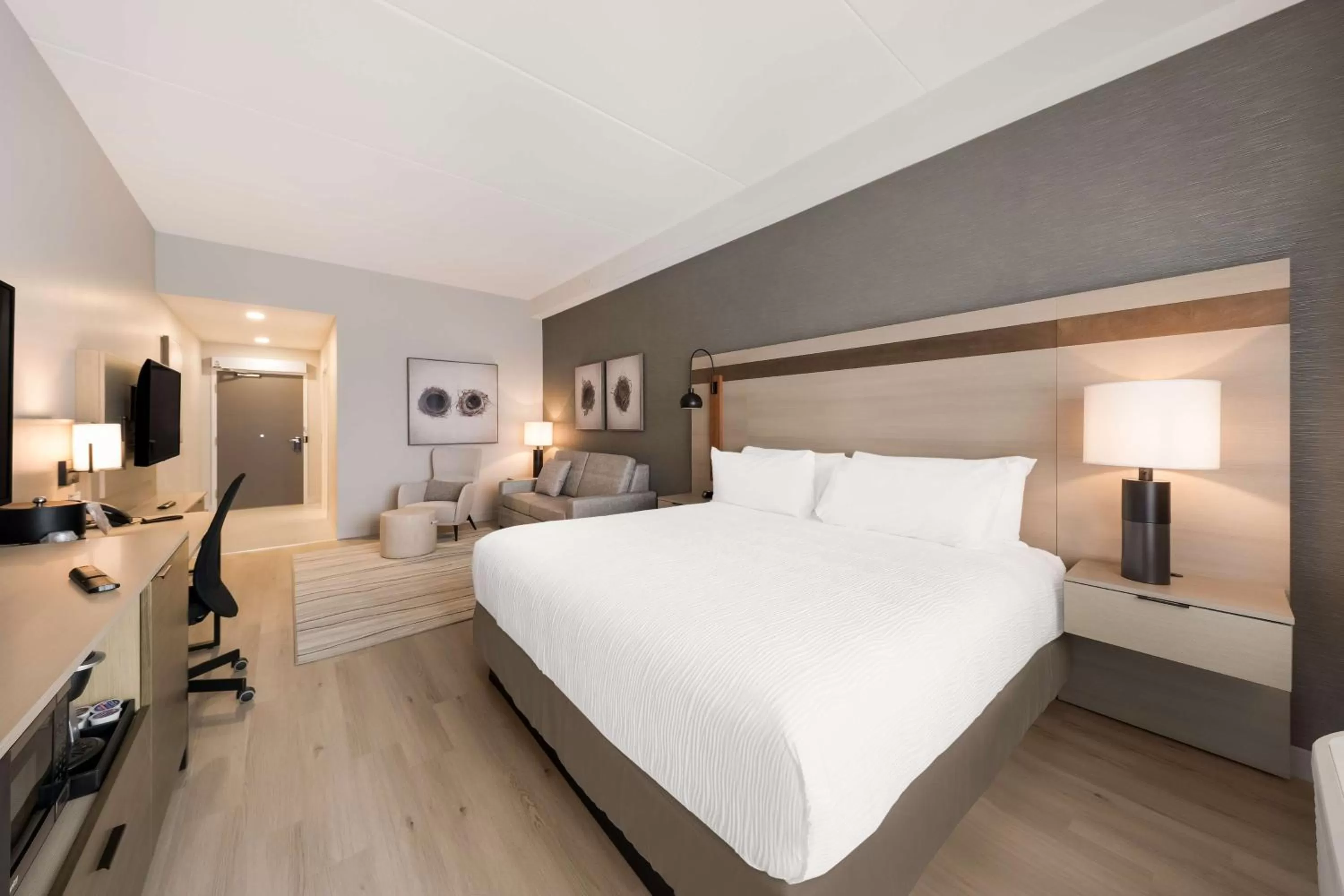 King Suite - Disability Access in Best Western Plus Parry Sound