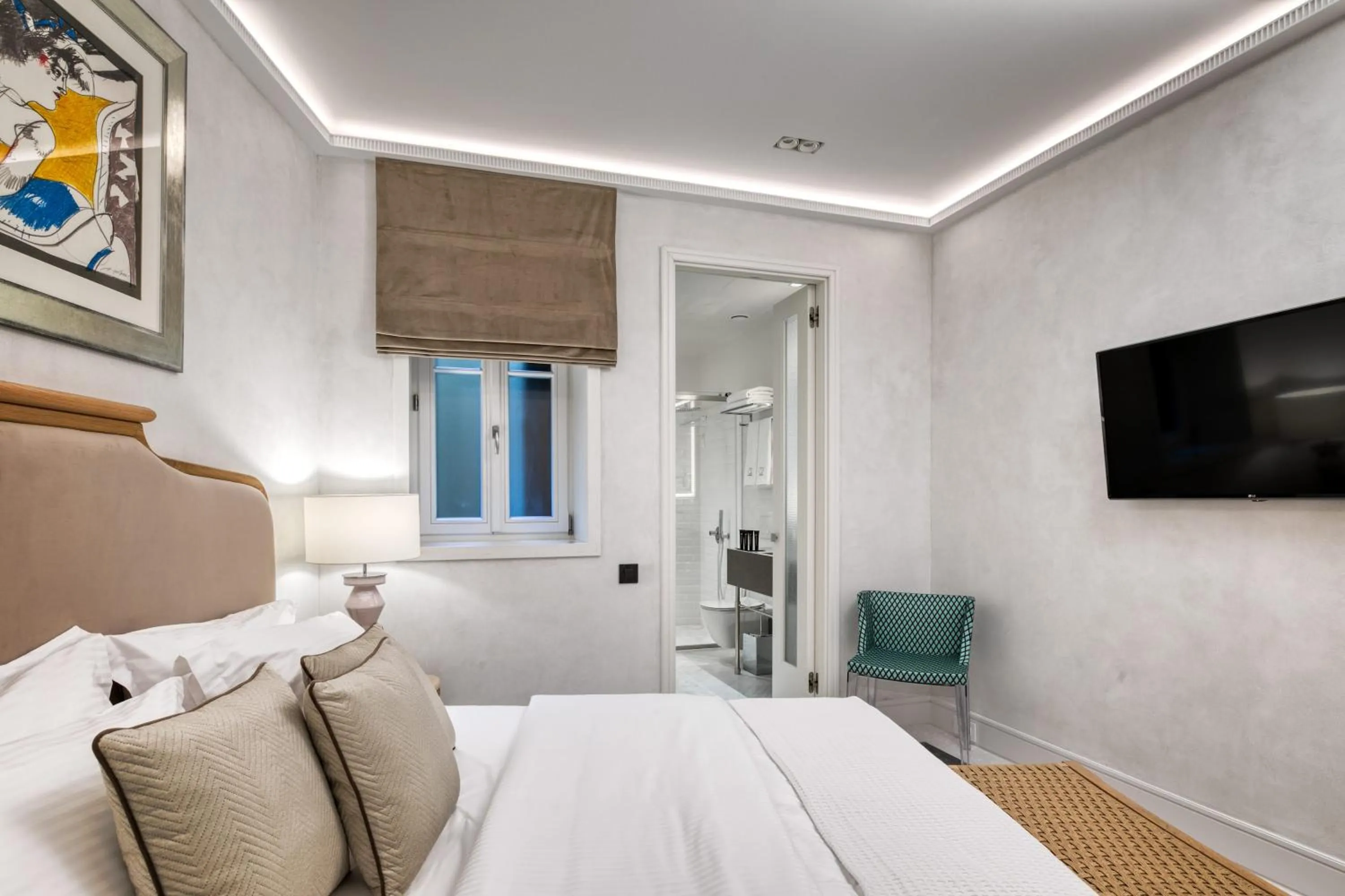 Deluxe Double Room in Athenian Foss