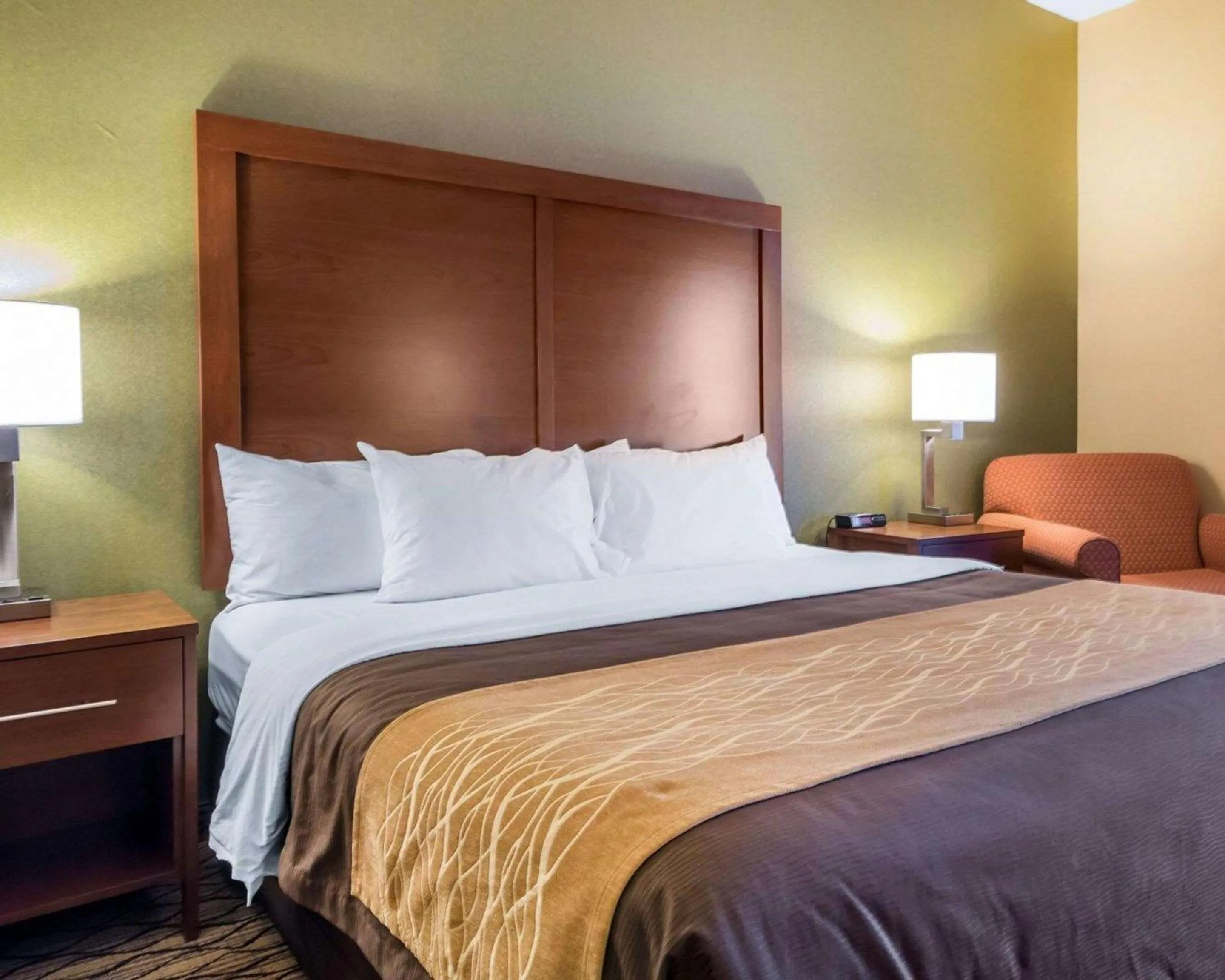 King Room- Disability Access/Non- Smoking in Comfort Inn Winchester