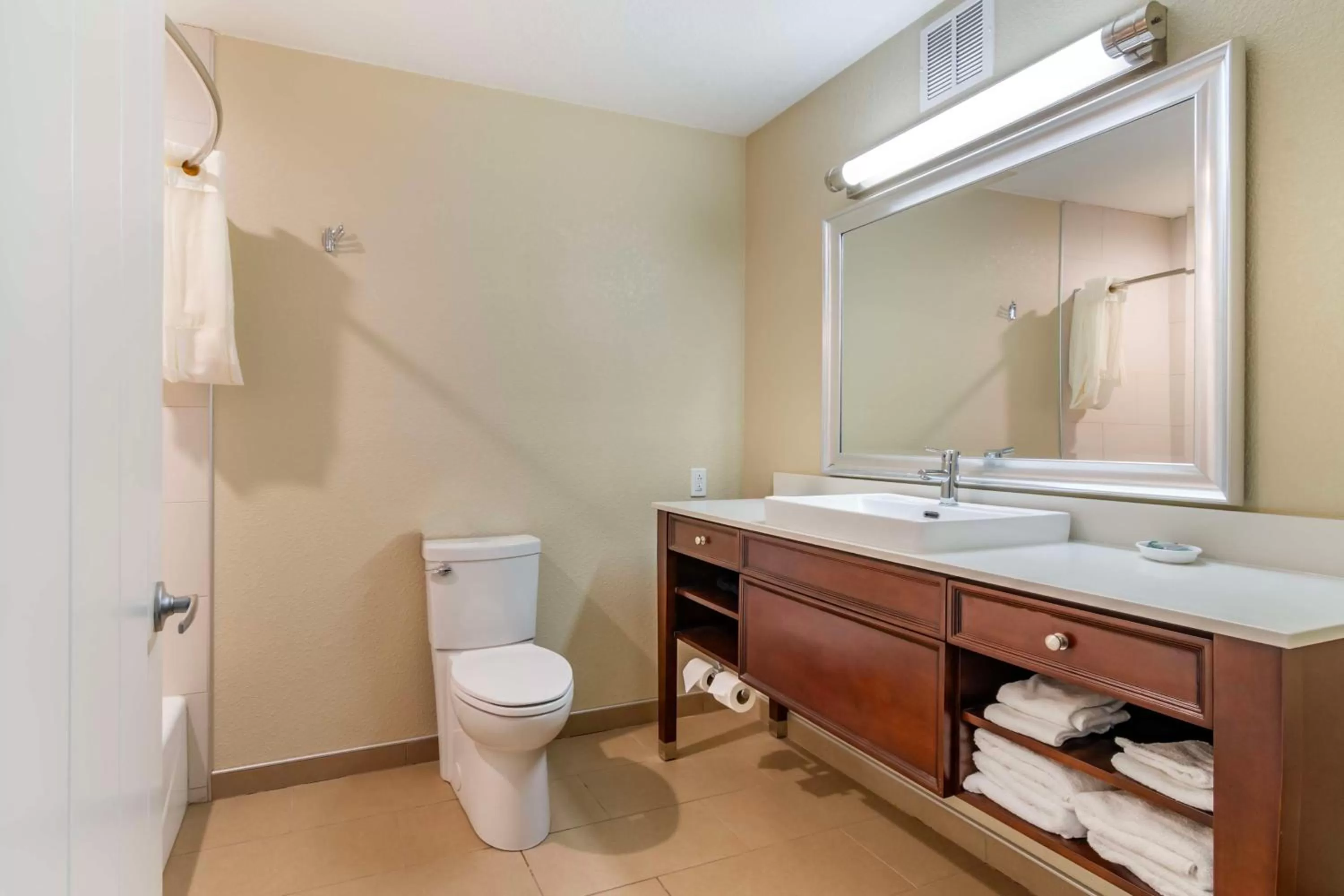 Queen Room with Two Queen Beds - Non-Smoking in Best Western On the River