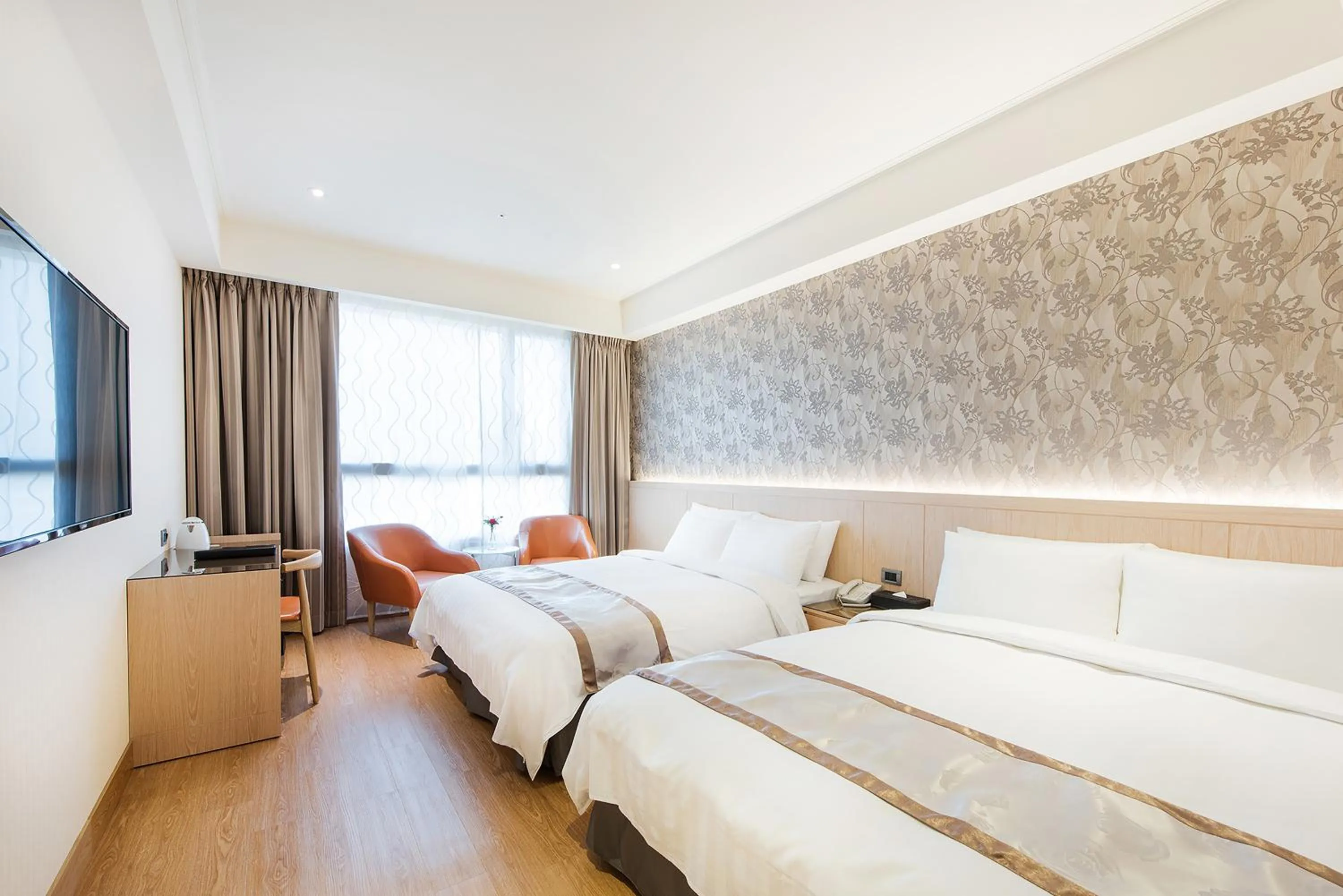 Standard Quadruple Room in HE TI Hotel