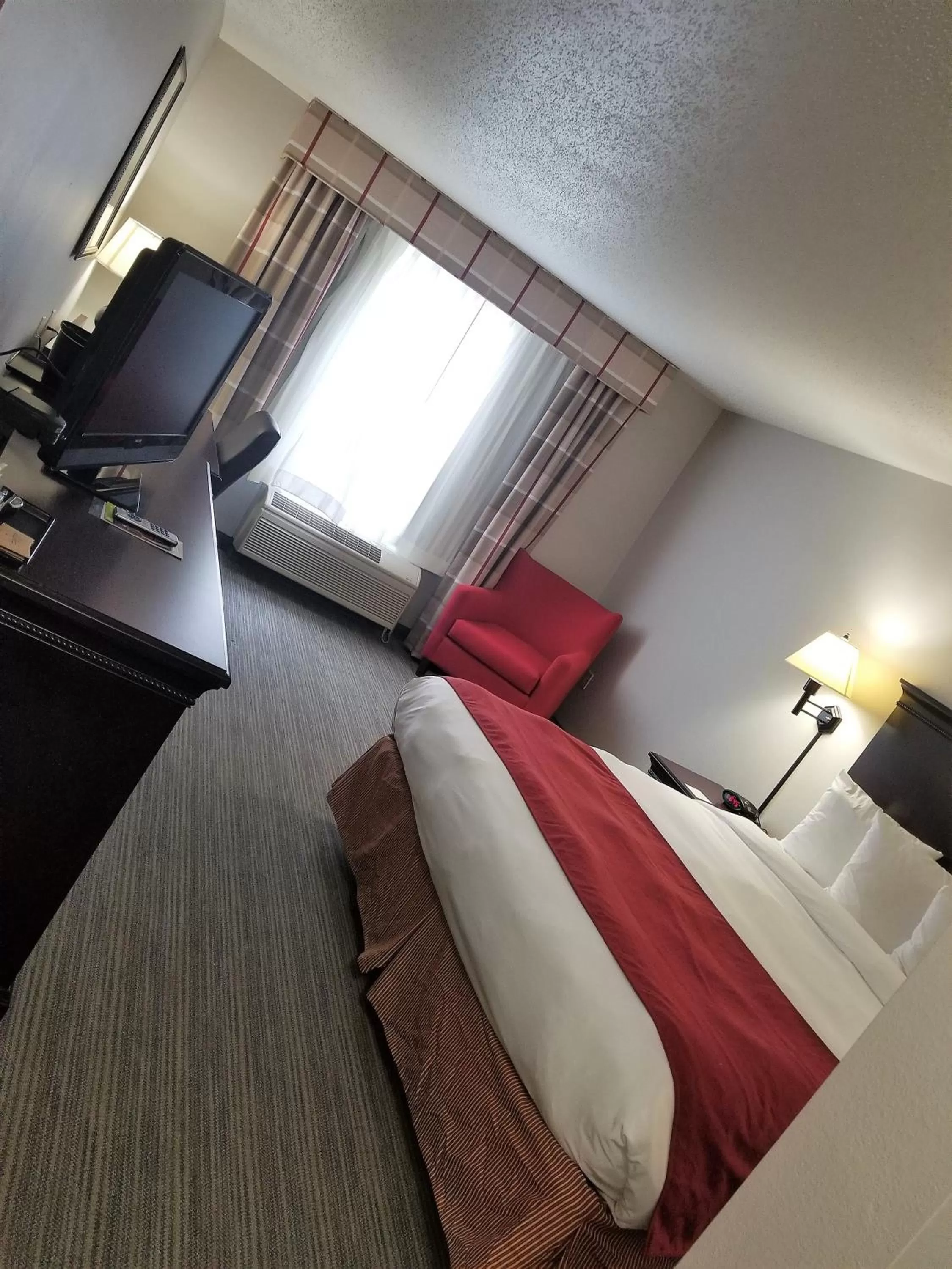King Room in Country Inn & Suites by Radisson, Moline Airport, IL