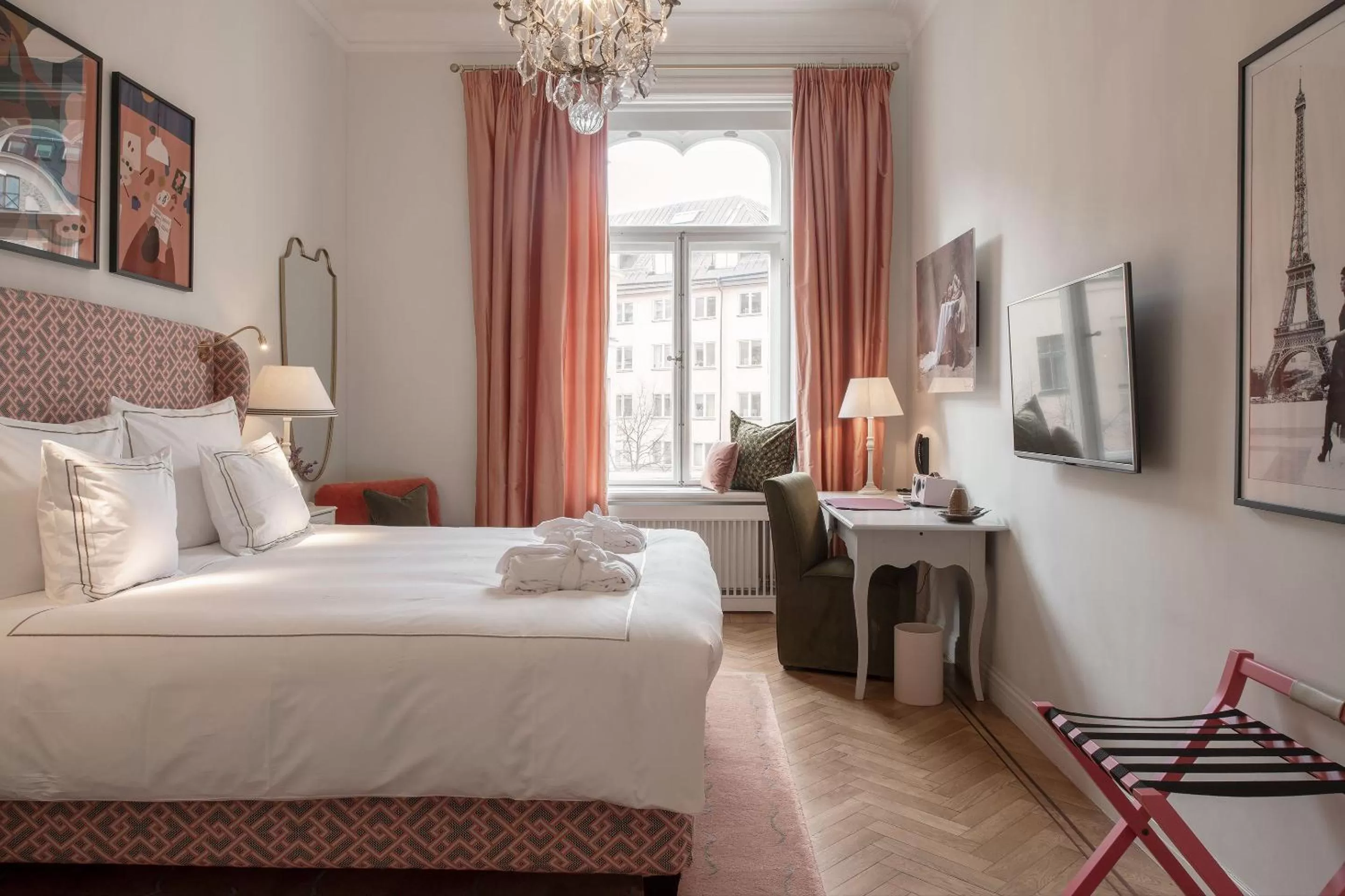 Superior Double Room in The Sparrow Hotel