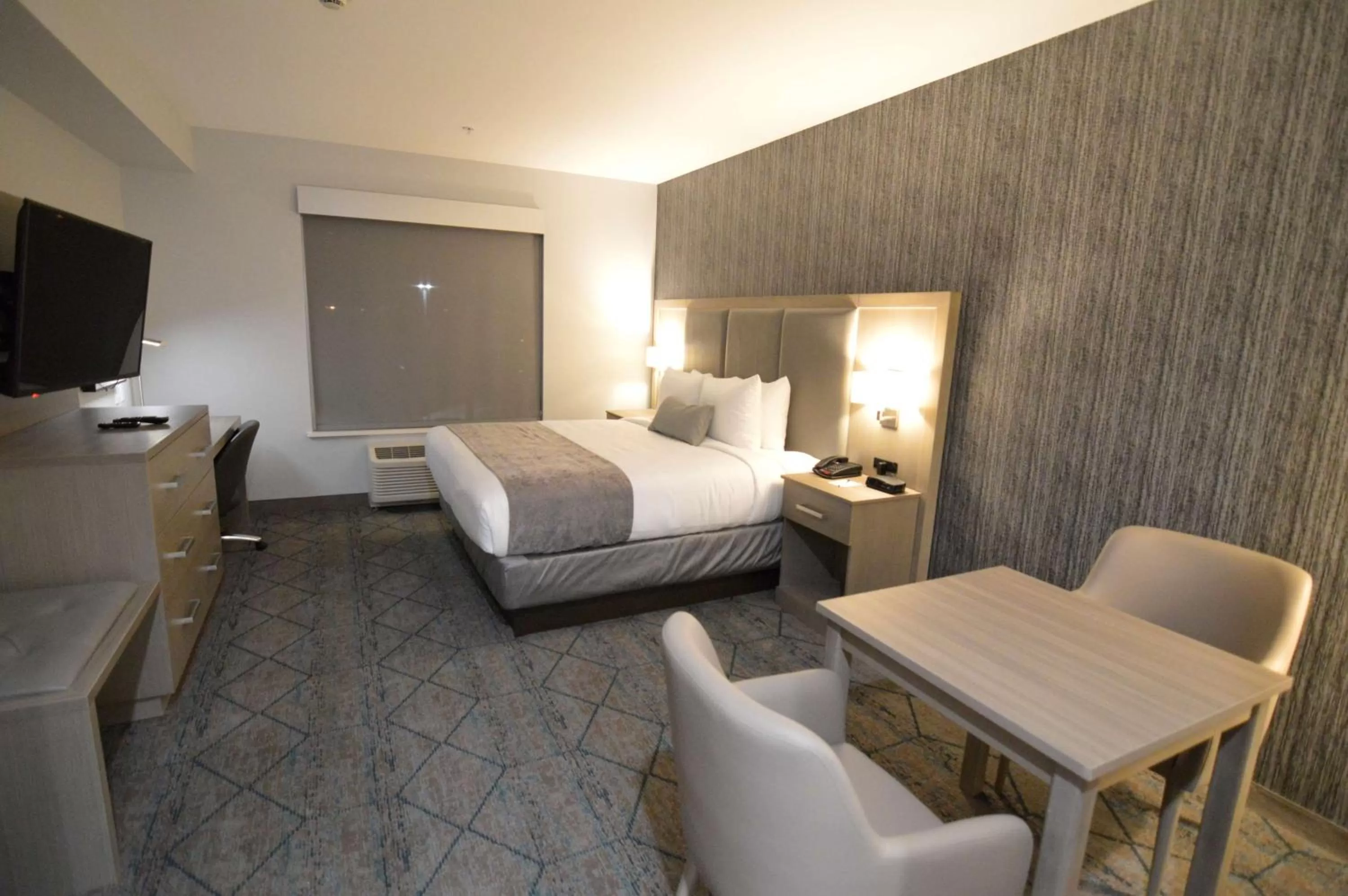 King Rom with Kitchenette in Best Western Plus Executive Residency Oklahoma City I-35