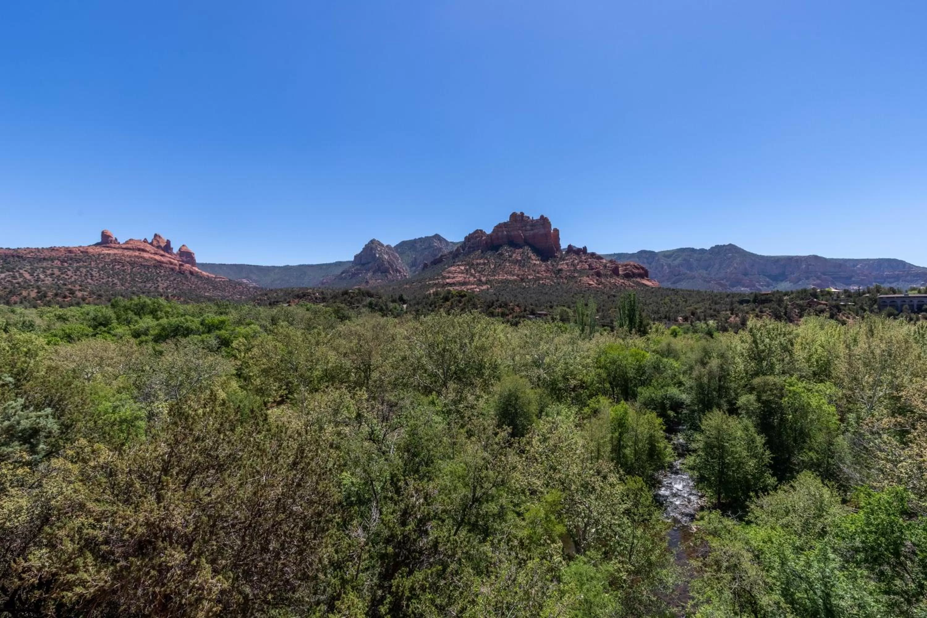 King Room with Balcony in Cedars Resort