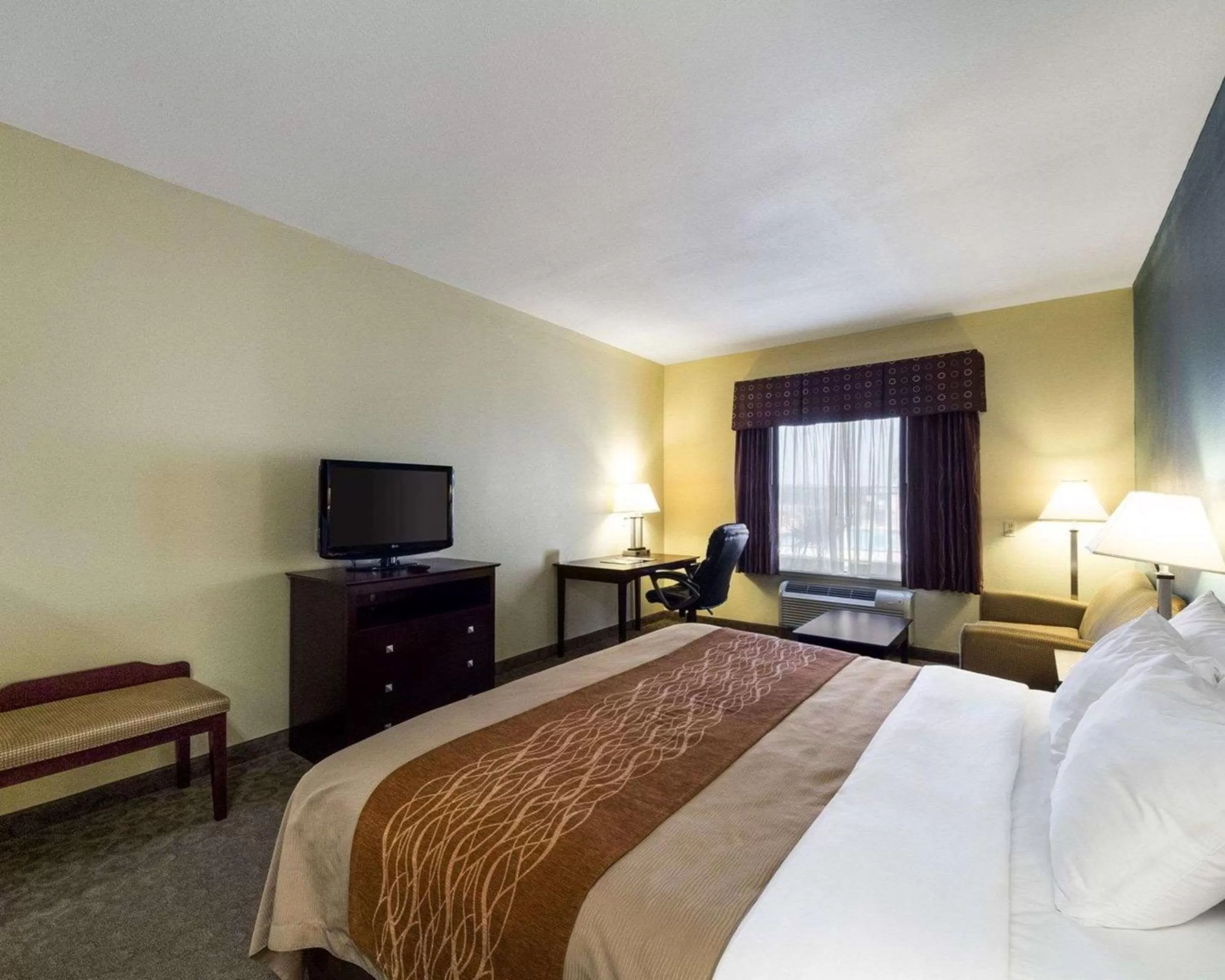 Superior Efficiency King Room - Non-Smoking in Quality Inn Ingleside - Corpus Christi