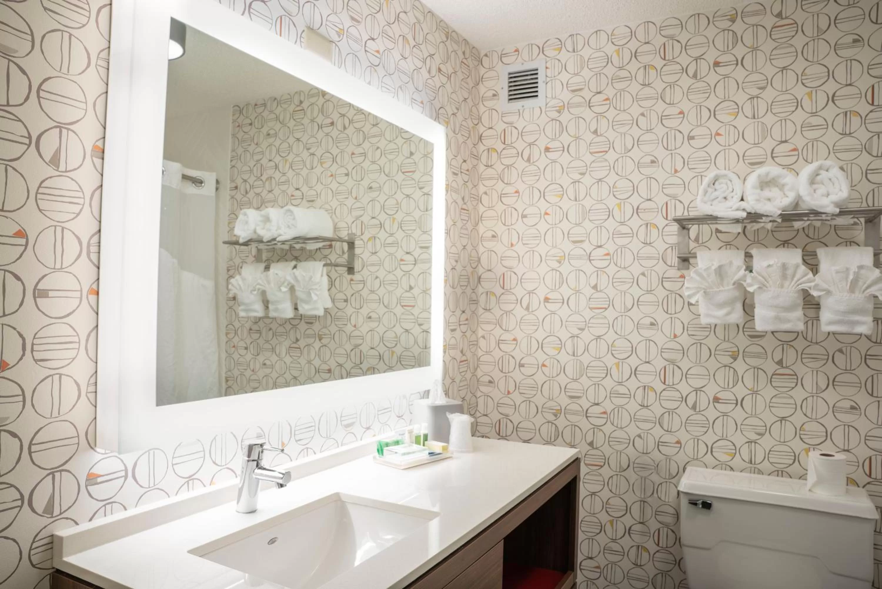 Standard King Room in Holiday Inn Asheville - Biltmore West by IHG