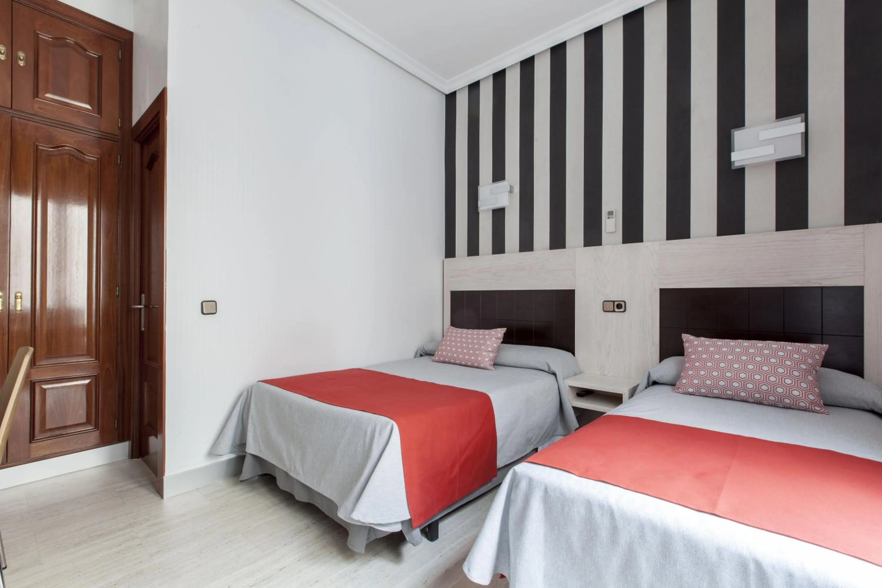 Twin Room in Hostal Castilla I Atocha