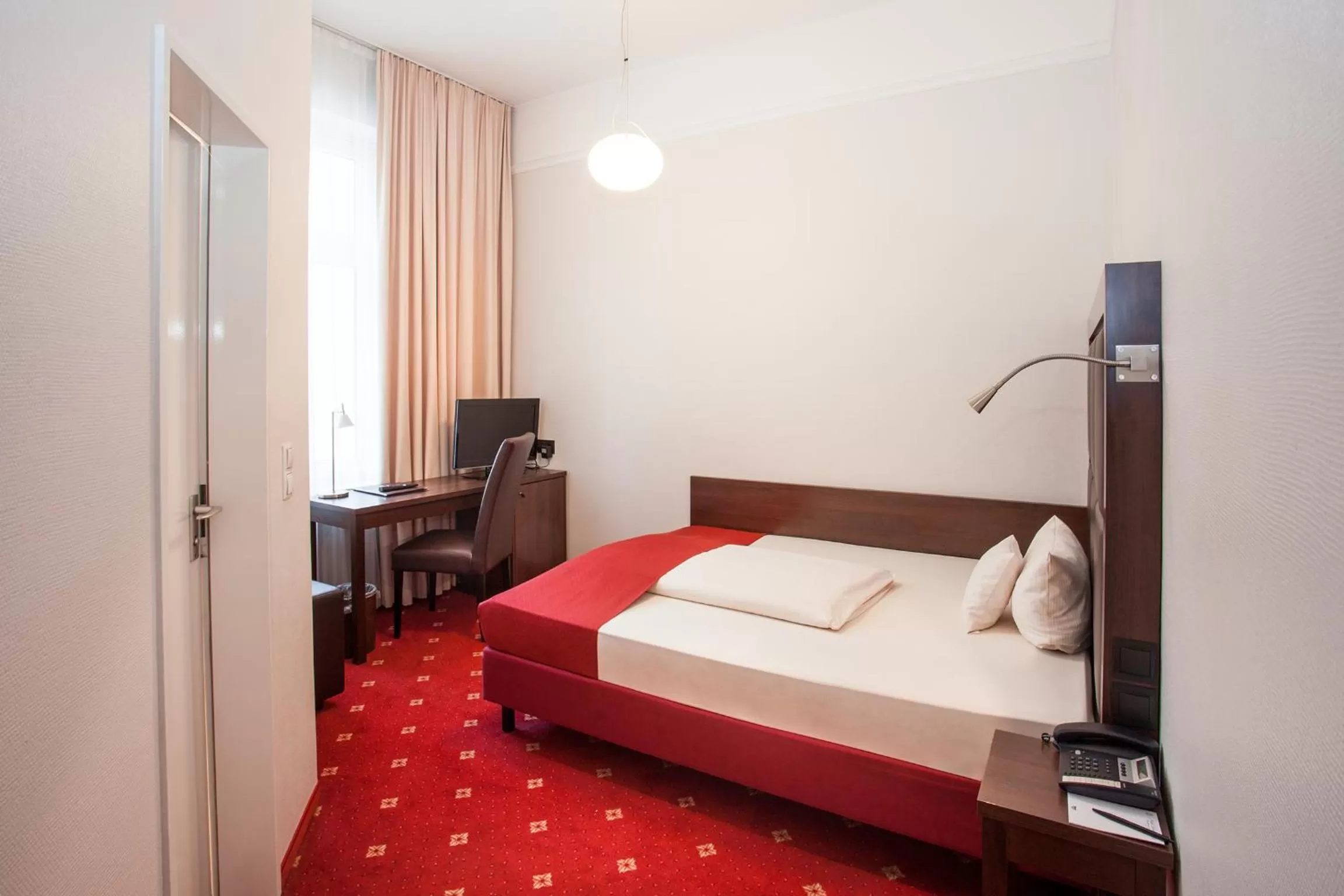 Comfort Single Room in Centro Hotel National Frankfurt City, Trademark Collection by Wyndham