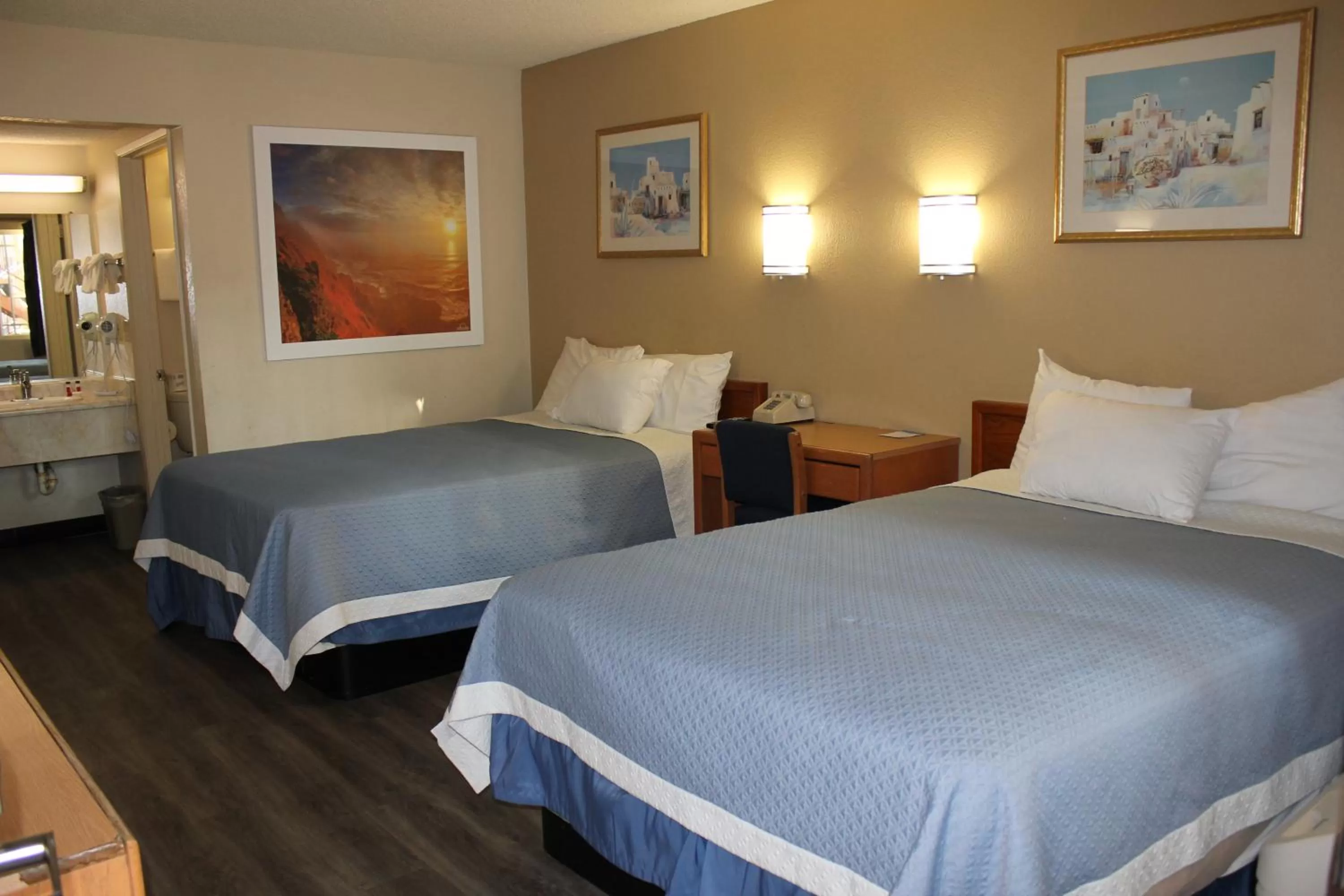 Queen Room with Two Queen Beds - Smoking in Days Inn by Wyndham Barstow