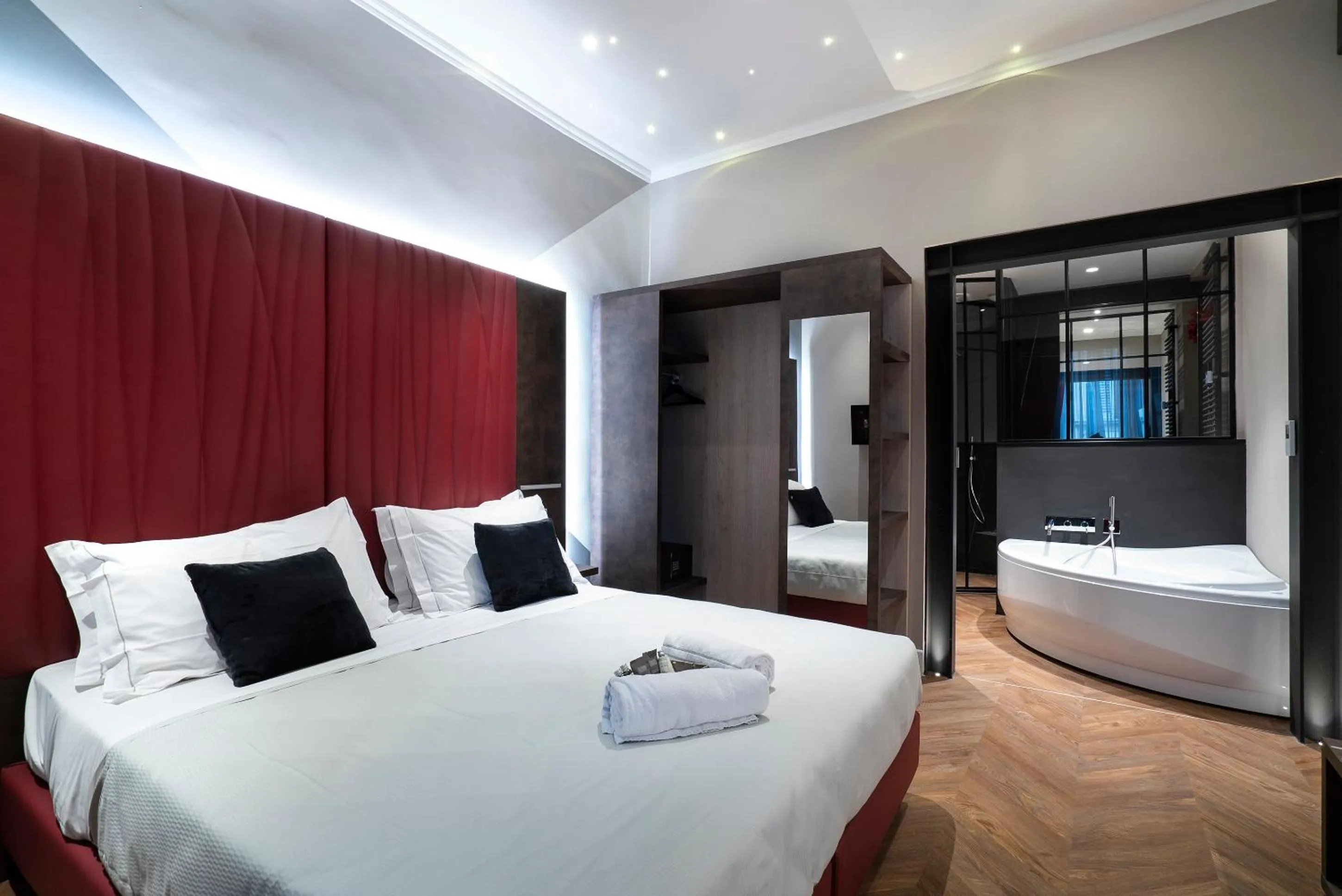 Suite with Spa Bath and Sauna in Artemide Guest House