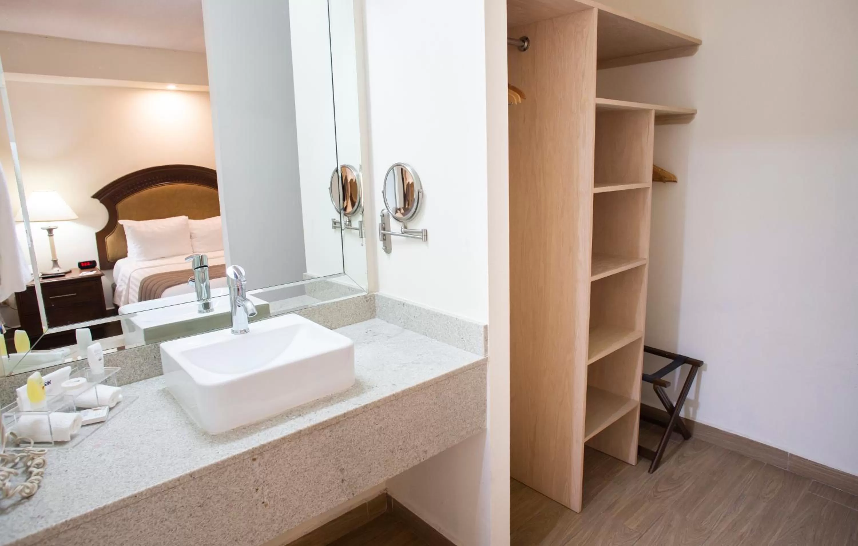 Junior Suite with King Bed and Kitchenette - Non Smoking in Best Western PLUS Monterrey Colón